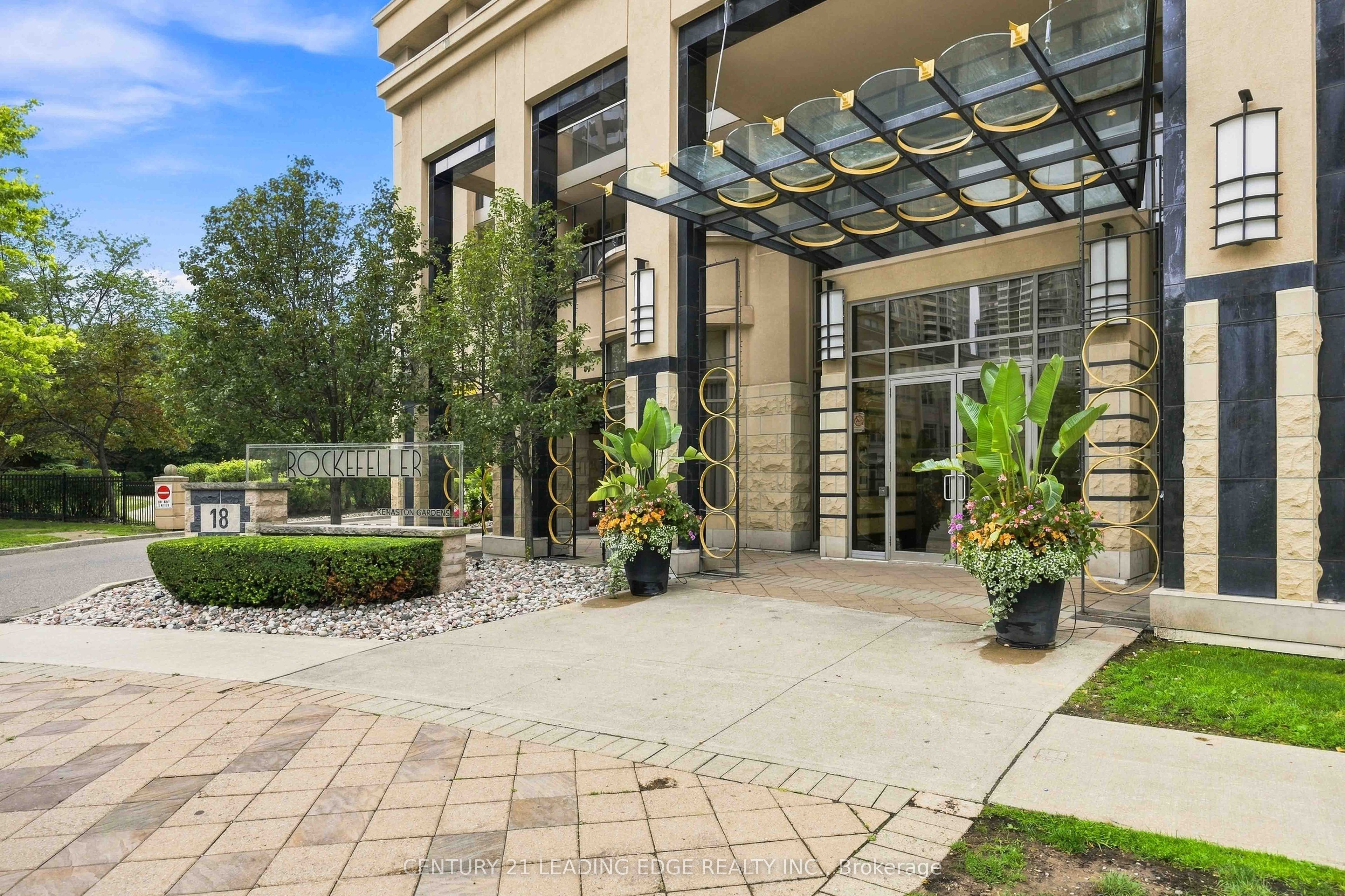 18 Kenaston Gardens 212, Toronto, ON M2K 3C7