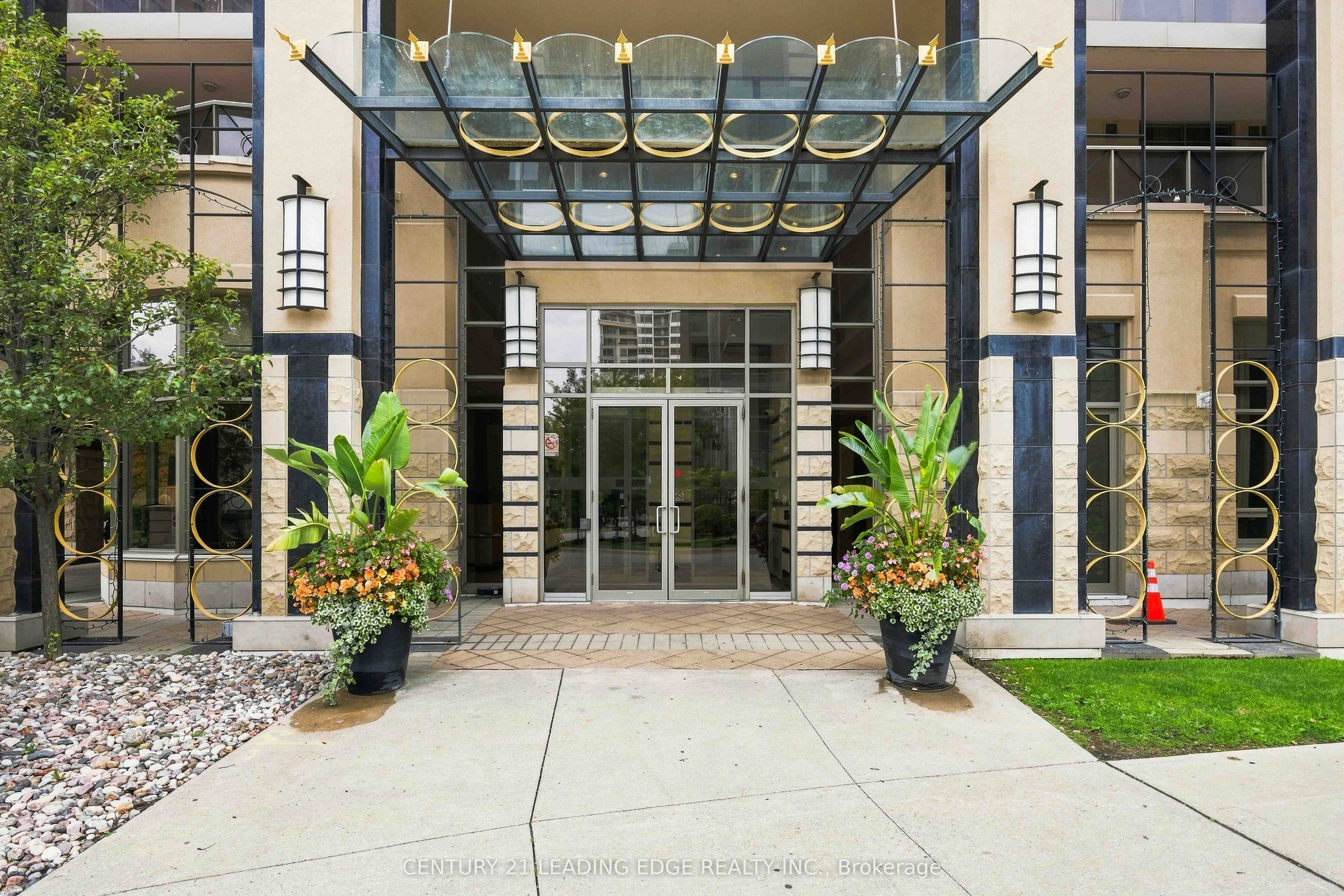 18 Kenaston Gardens 212, Toronto, ON M2K 3C7 photo 4