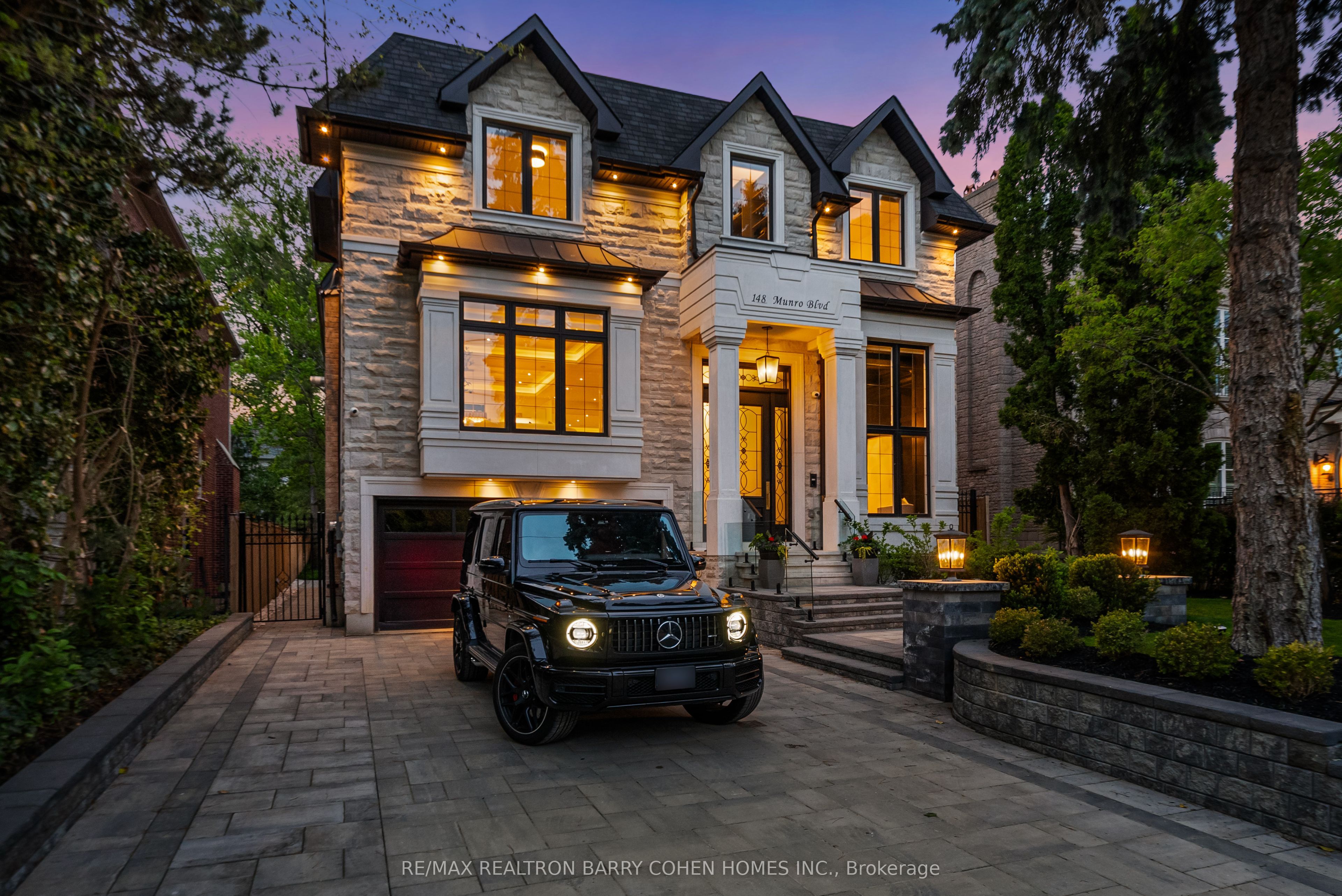 148 Munro Boulevard, Toronto, ON M2P 1C8