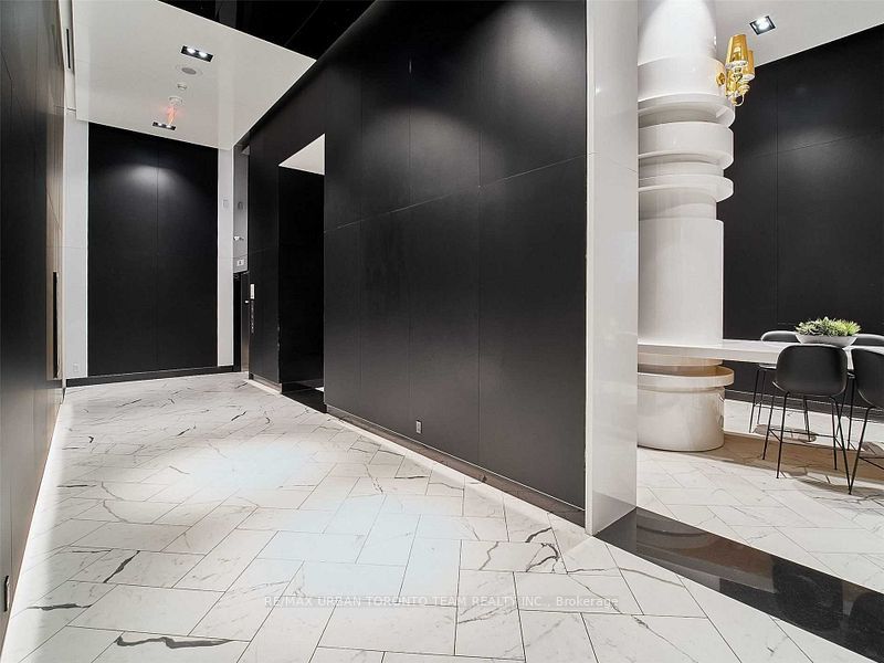 87 Peter Street 3313, Toronto, ON M5V 0P1 photo 3