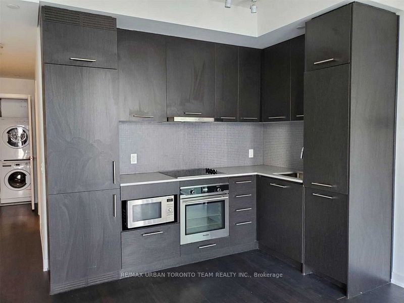 87 Peter Street 3313, Toronto, ON M5V 0P1 photo 5