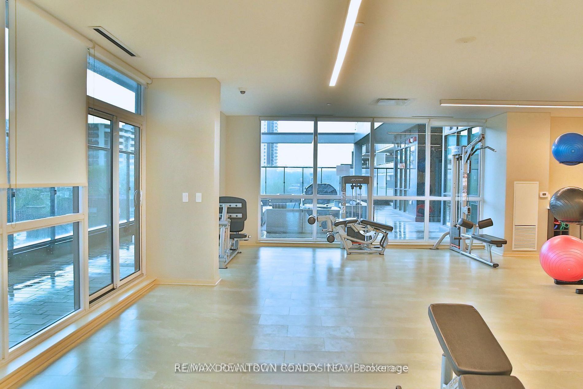 1486 Bathurst Street 303, Toronto, ON M5P 3G9 photo 5