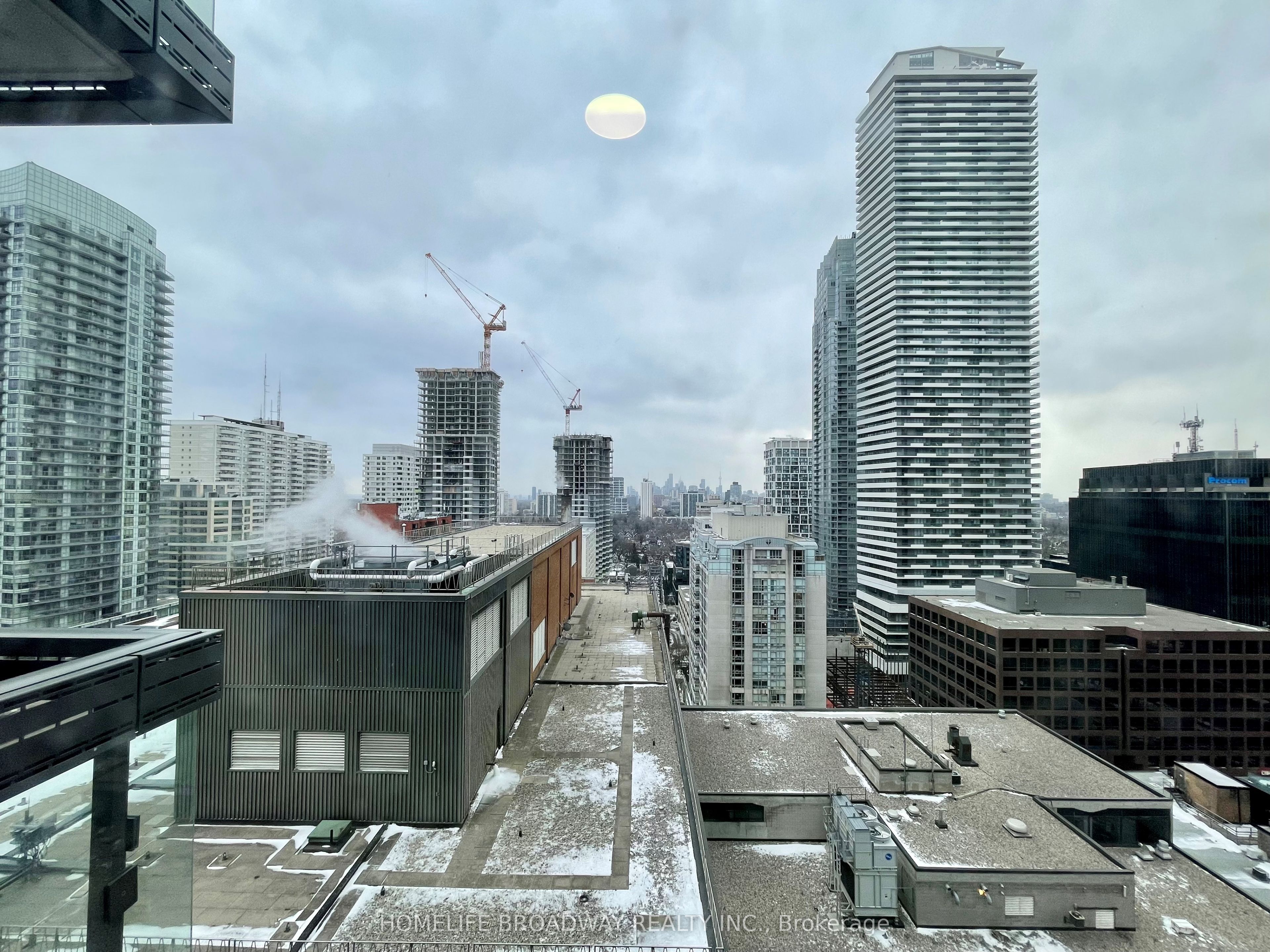39 Roehampton Avenue 1504, Toronto, ON M4P 0G1 photo 2