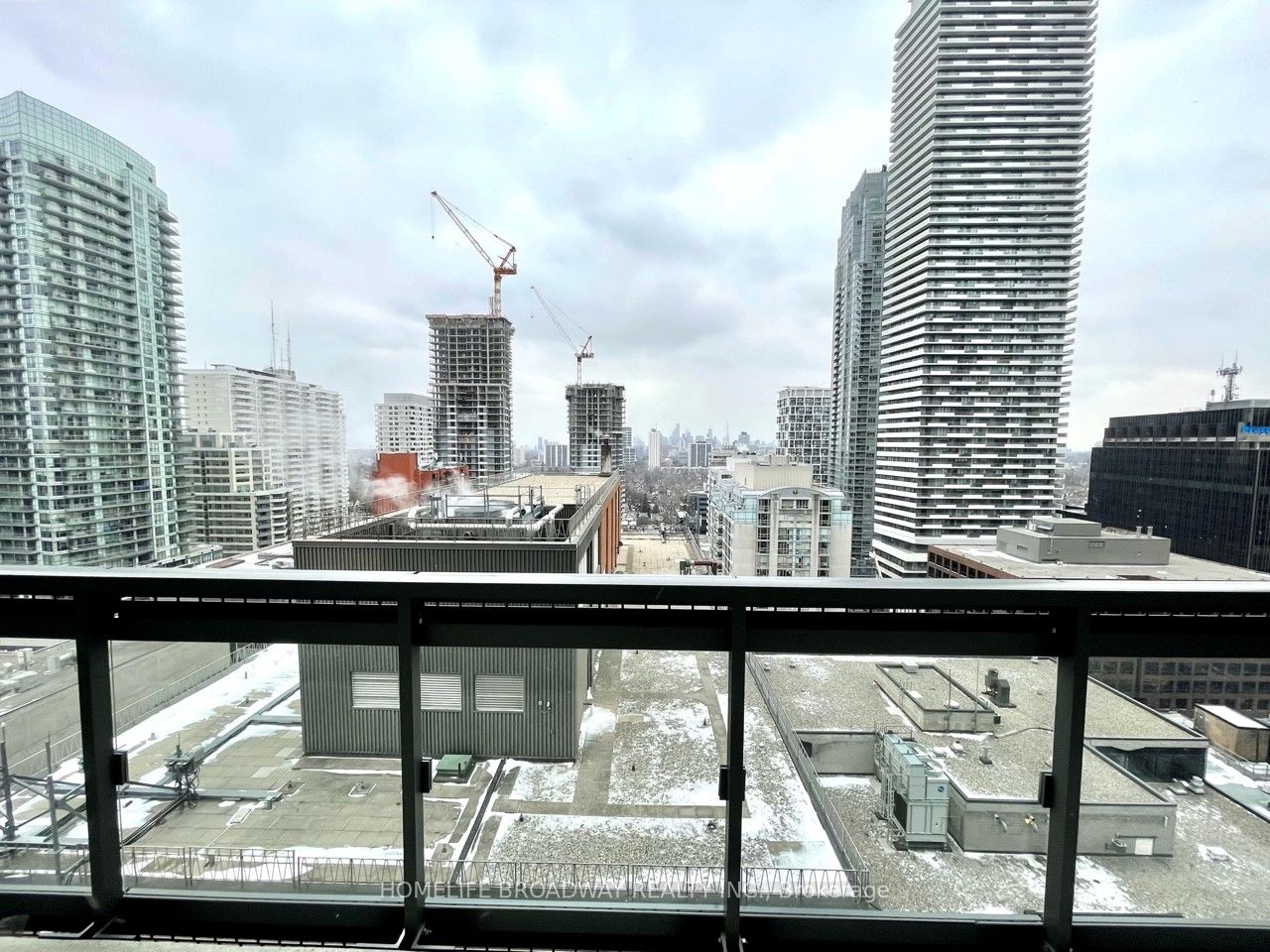 39 Roehampton Avenue 1504, Toronto, ON M4P 0G1 photo 3