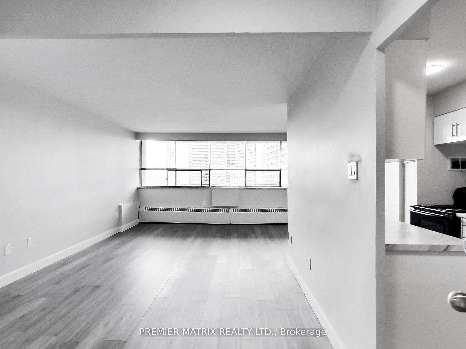 65 Thorncliffe Park Drive 907, Toronto, ON M4H 1L2 photo 4