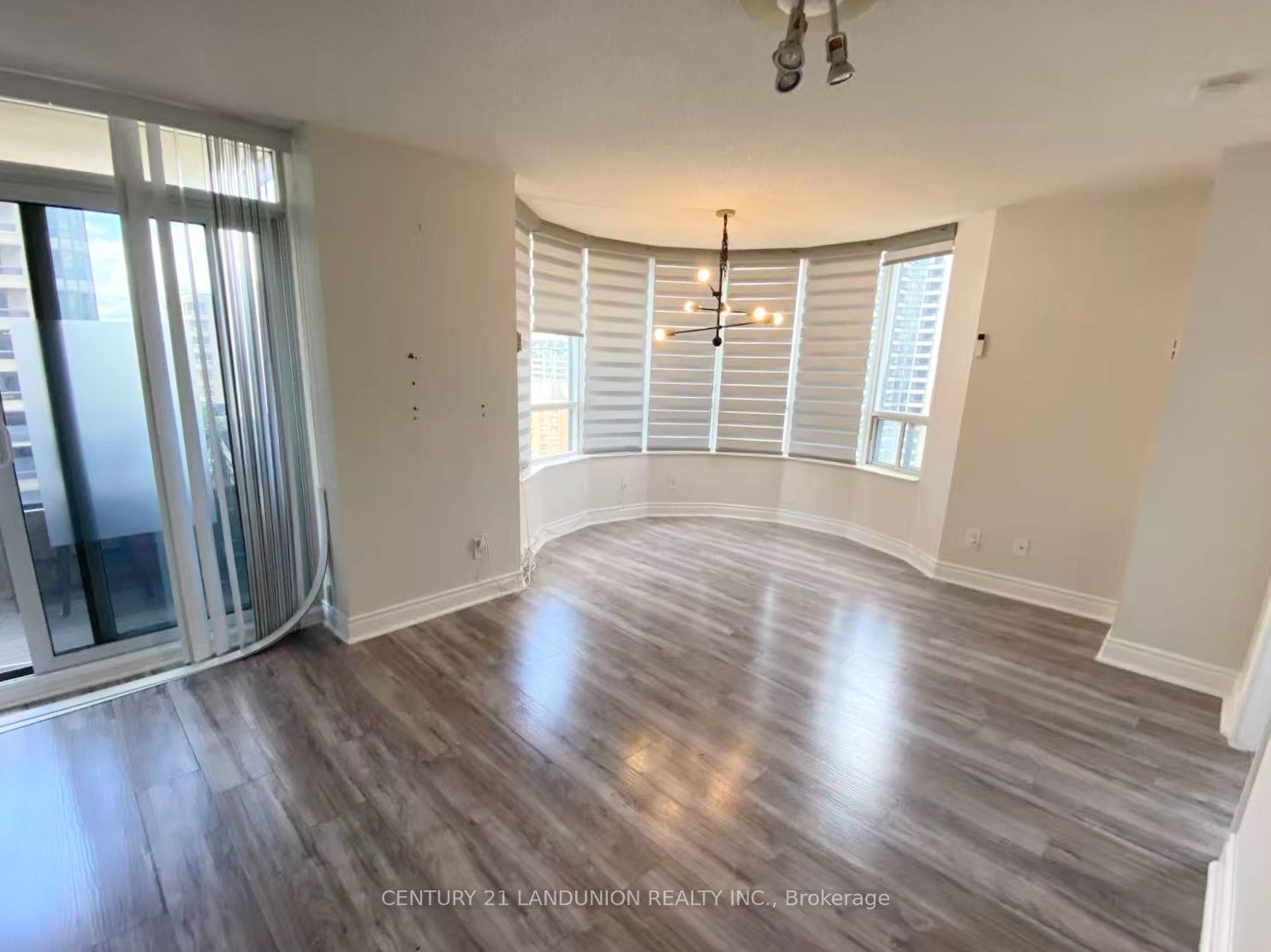 15 Northtown Way 1918, Toronto, ON M2N 7A2 photo 2