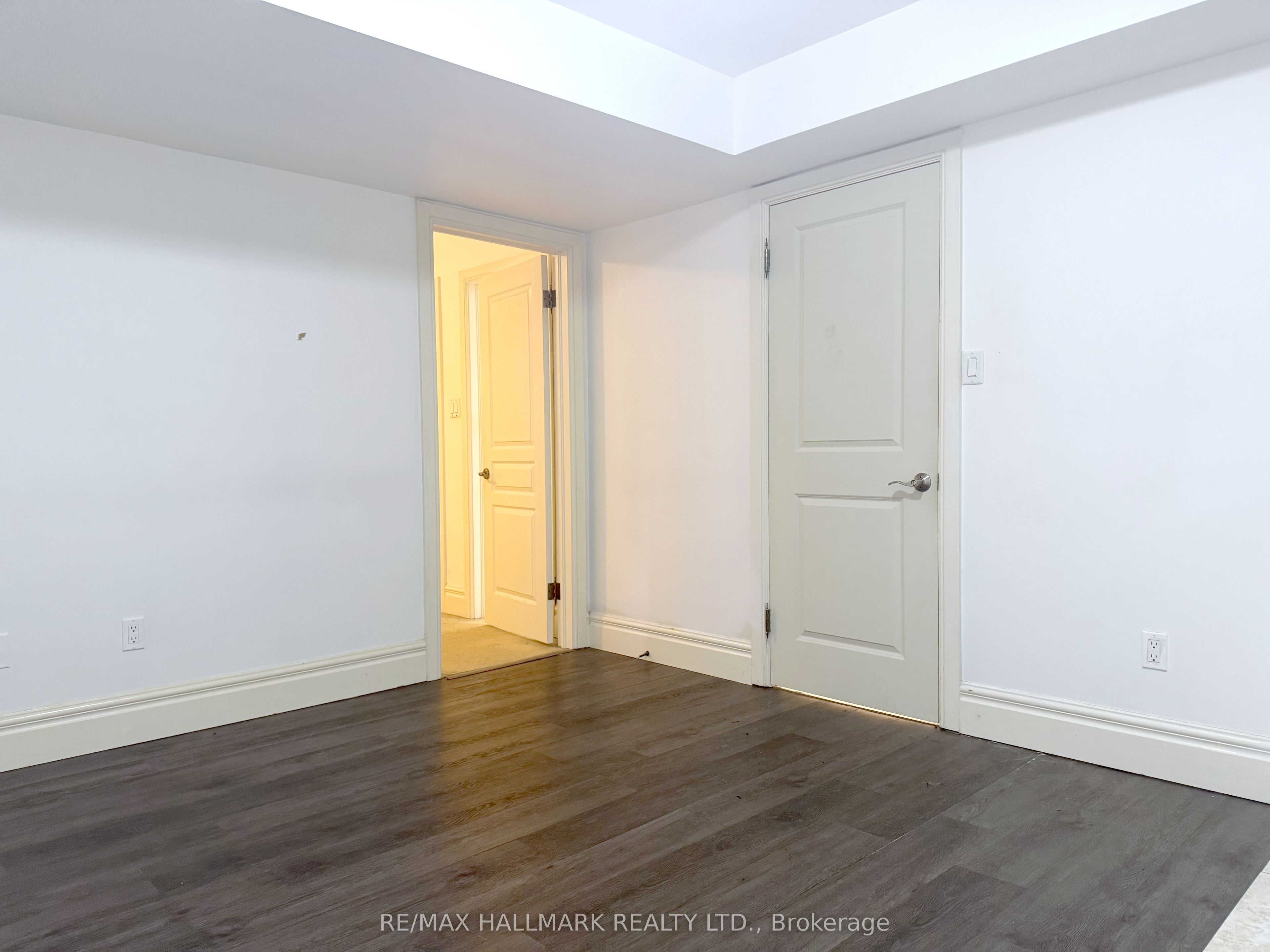 22 Roberta Drive Basement 2, Toronto, ON M6A 2J5 photo 5