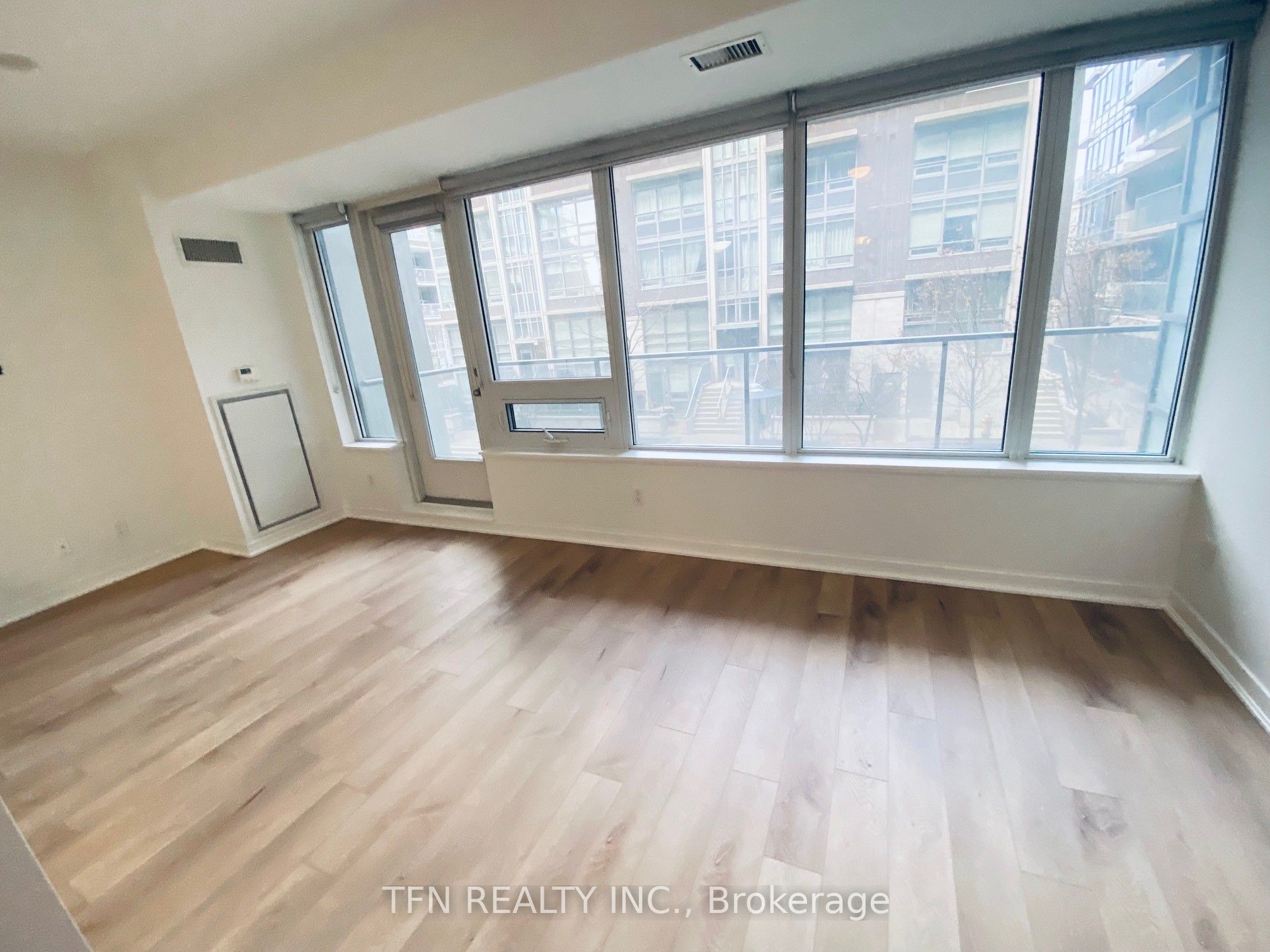 55 East Liberty Street 211, Toronto, ON M6K 3P9 photo 4
