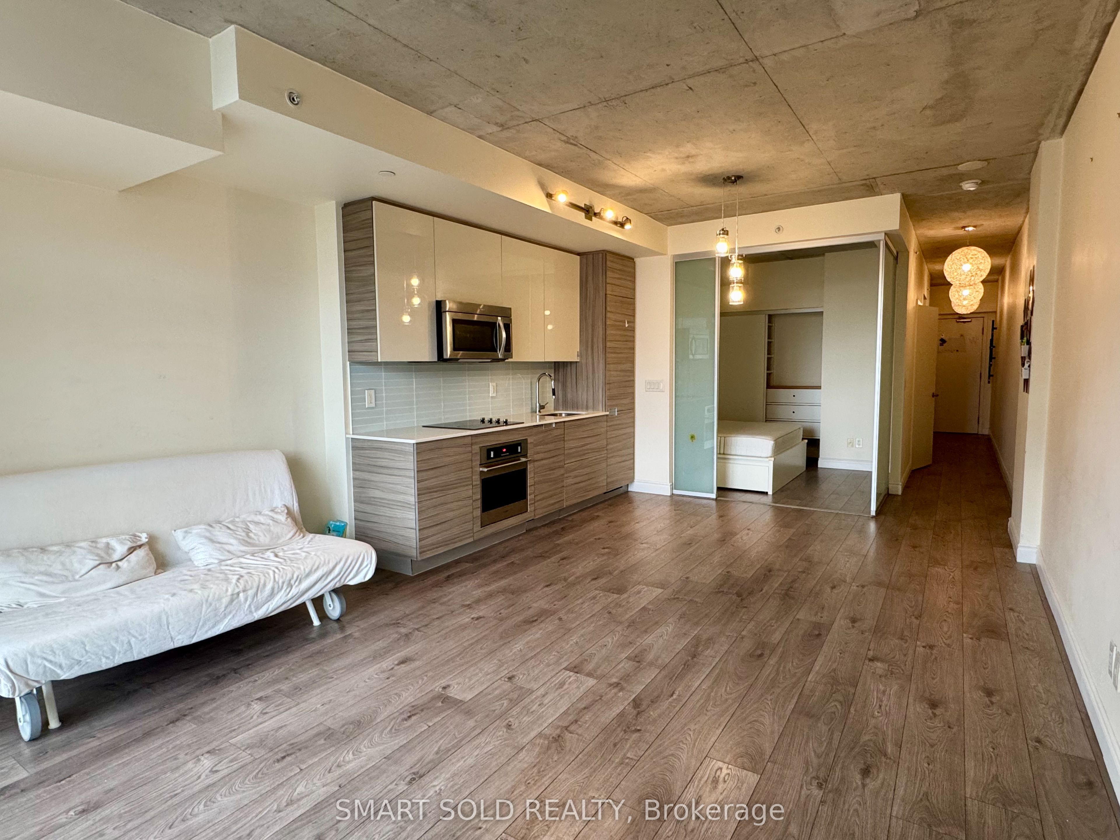 210 Simcoe Street 1007, Toronto, ON M5T 0A9 photo 4