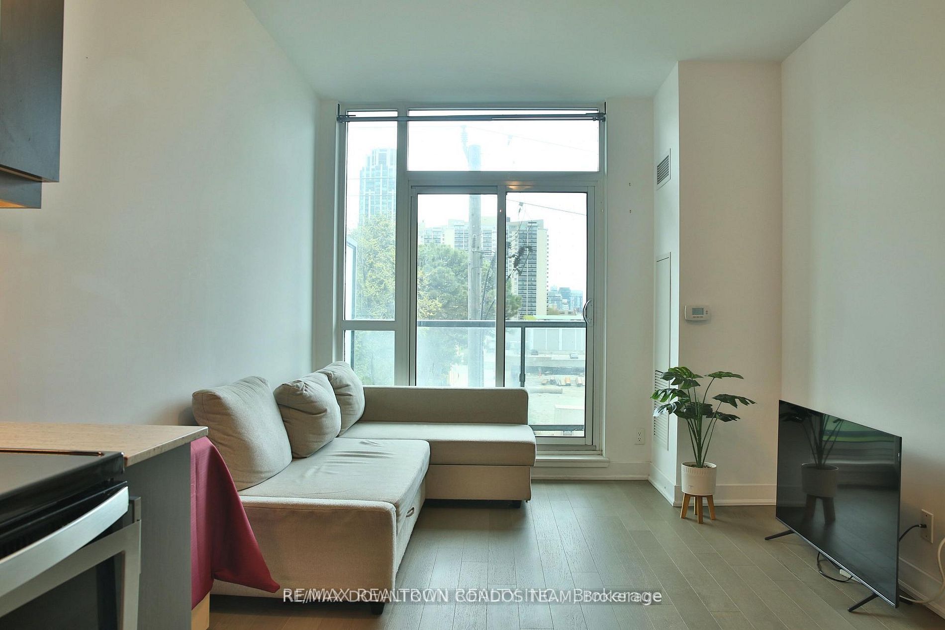 1486 Bathurst Street 303, Toronto, ON M5P 3G9 photo 4