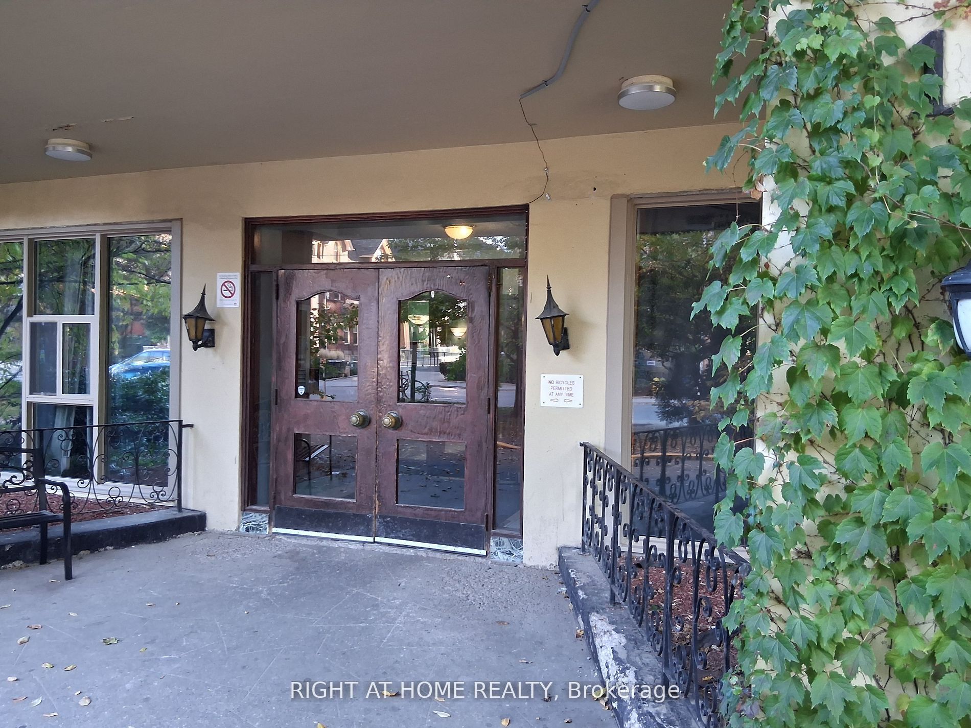 191 St George Street 103, Toronto, ON M5R 2M6 photo 2