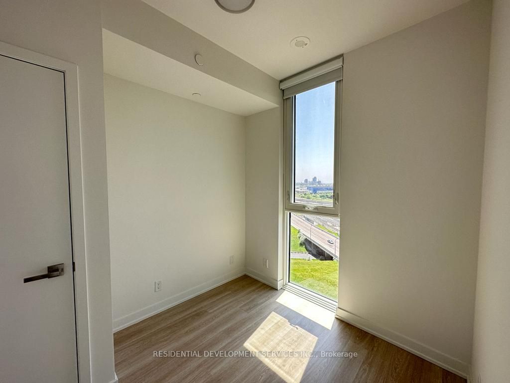 30 Tretti Way 1205, Toronto, ON M3H 0E3 photo 4