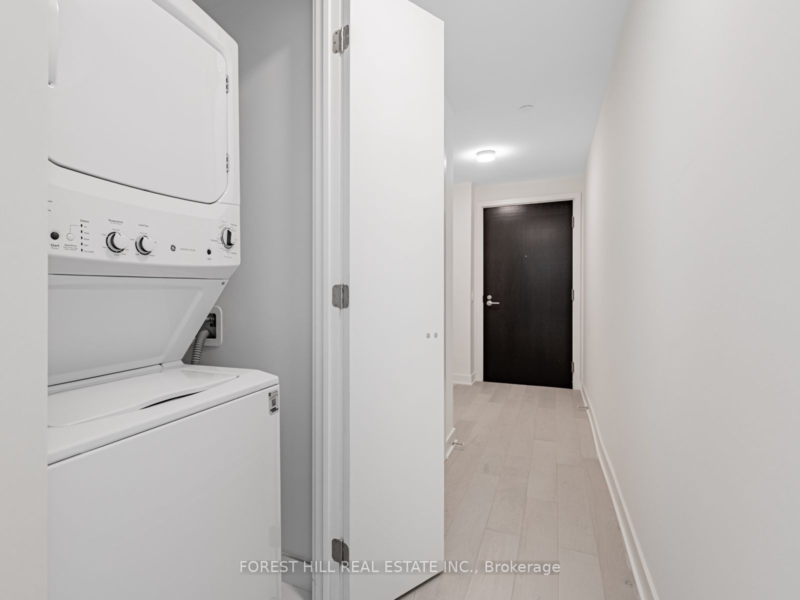 11 Yorkville Avenue 2411, Toronto, ON M4W 1L2 photo 3