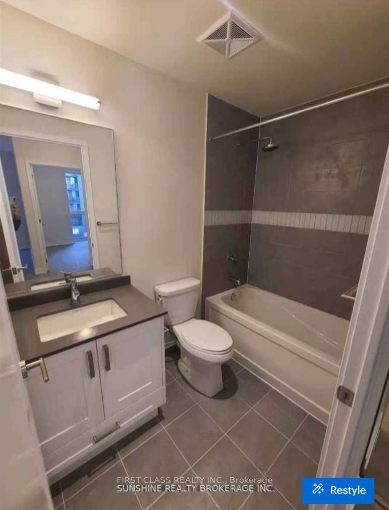 99 John Street 303, Toronto, ON M5V 0S6 photo 3