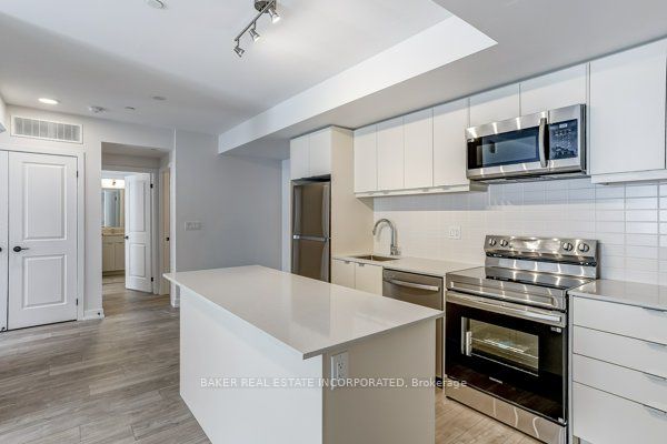 31 Farmstead Road 129, Toronto, ON M2L 2X2