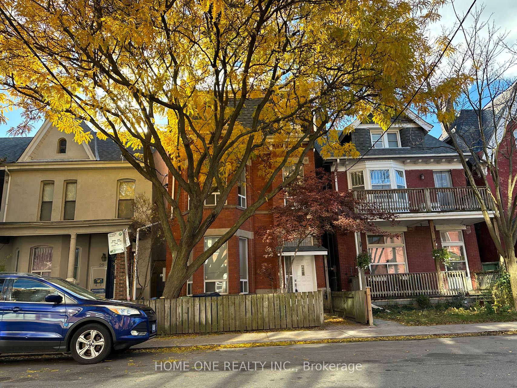 31 D'Arcy Street Studio, Toronto, ON M5T 1J8