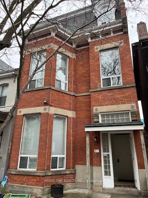 31 D'Arcy Street Studio, Toronto, ON M5T 1J8 photo 2