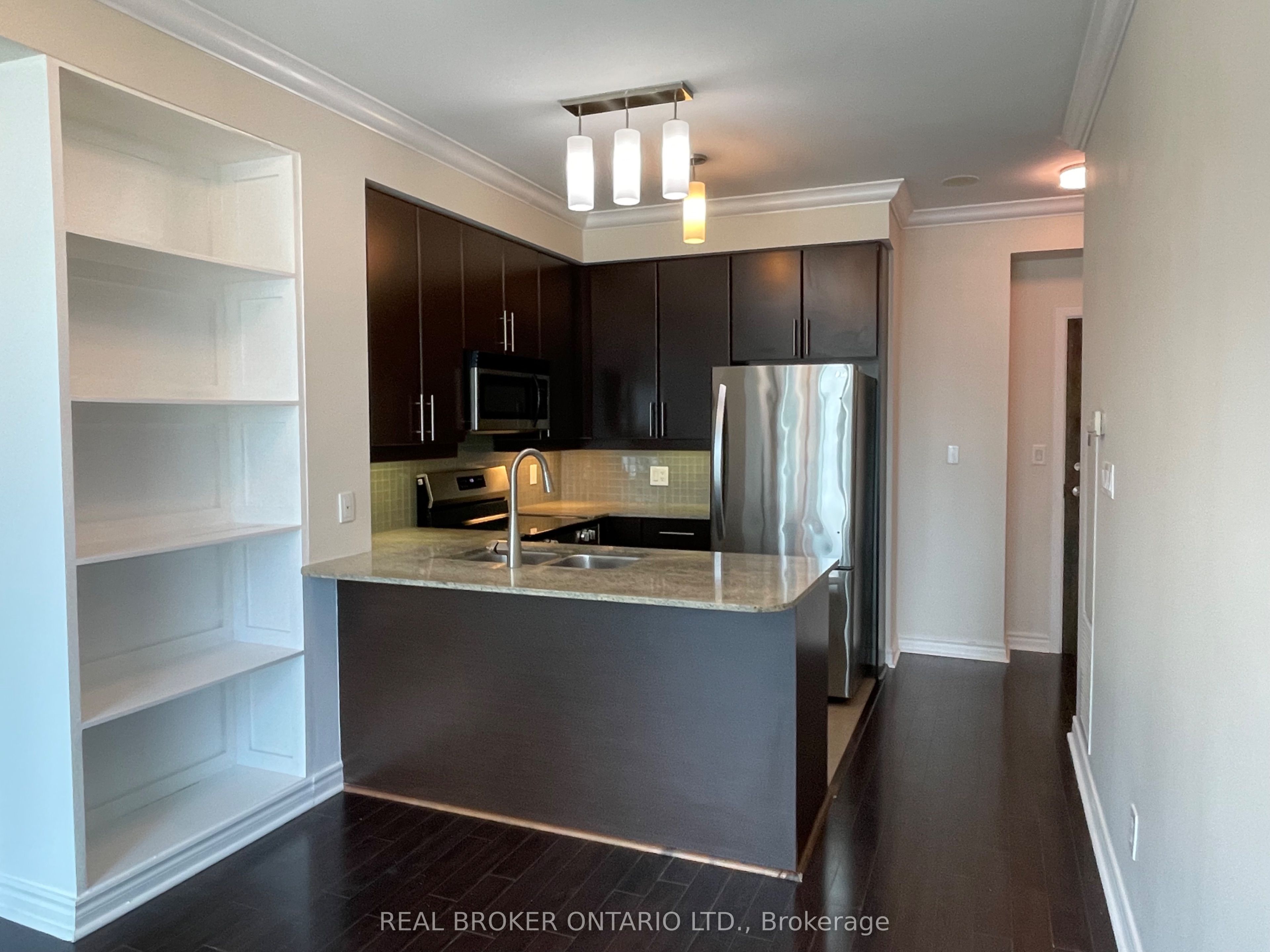 18 Harbour Street 1601, Toronto, ON M5J 2Z6 photo 3