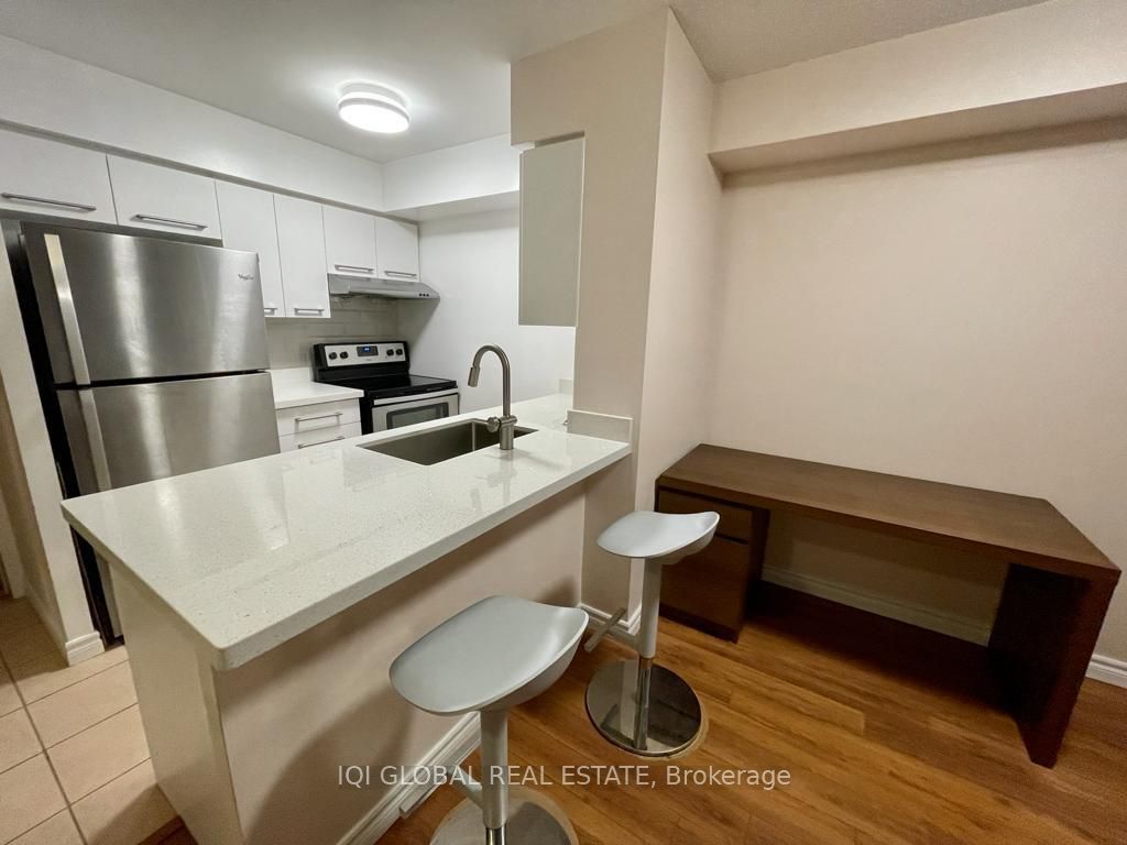 4978 Yonge Street, Toronto, ON M2N 7G8 photo 3