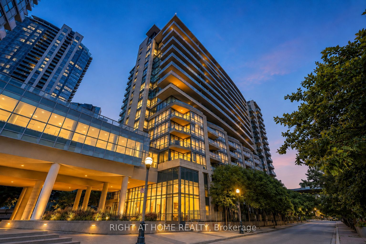 209 Fort York Boulevard 1157, Toronto, ON M5V 4A1