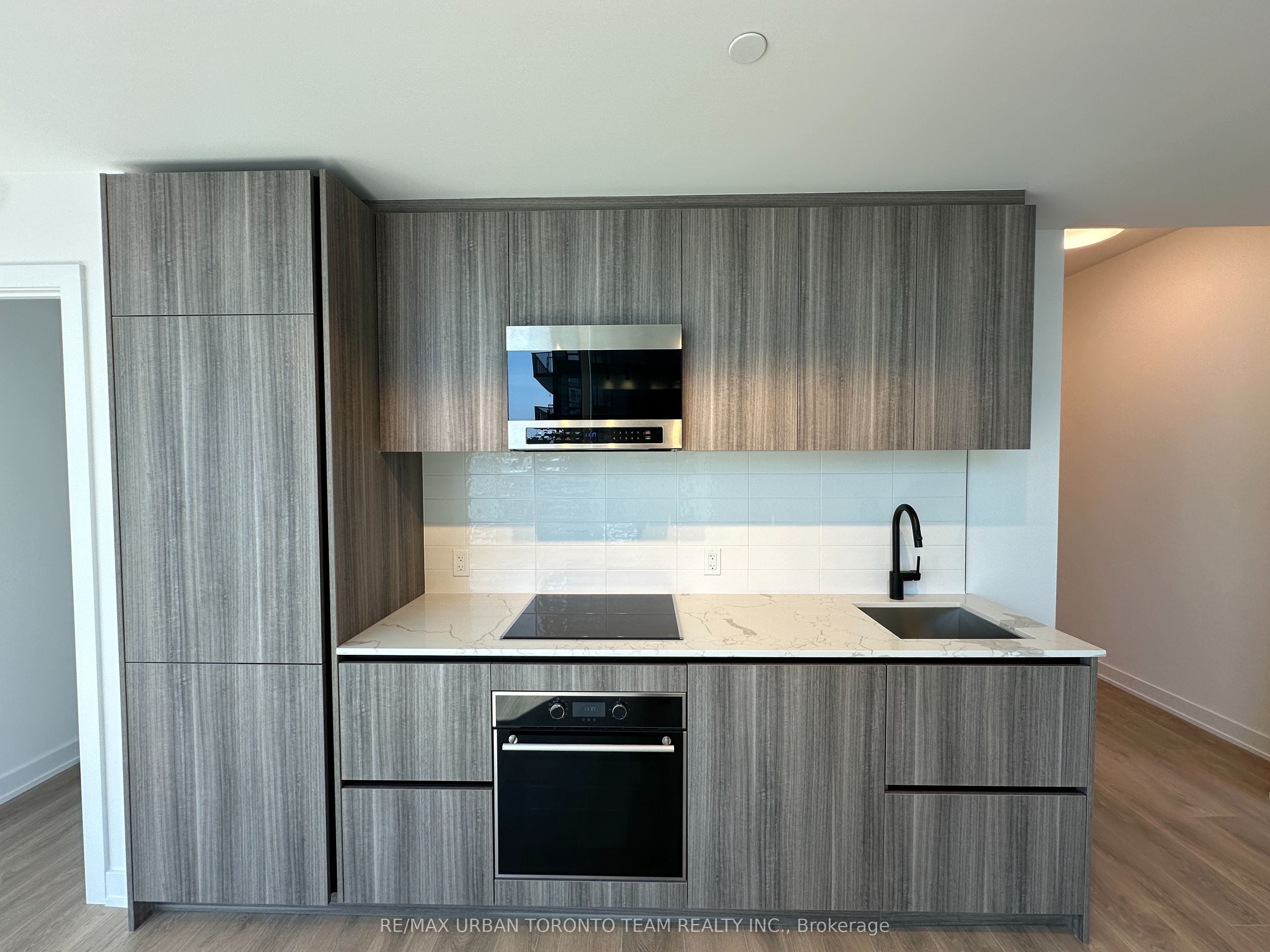 117 Broadway Avenue 3402, Toronto, ON M4P 1V3 photo 3