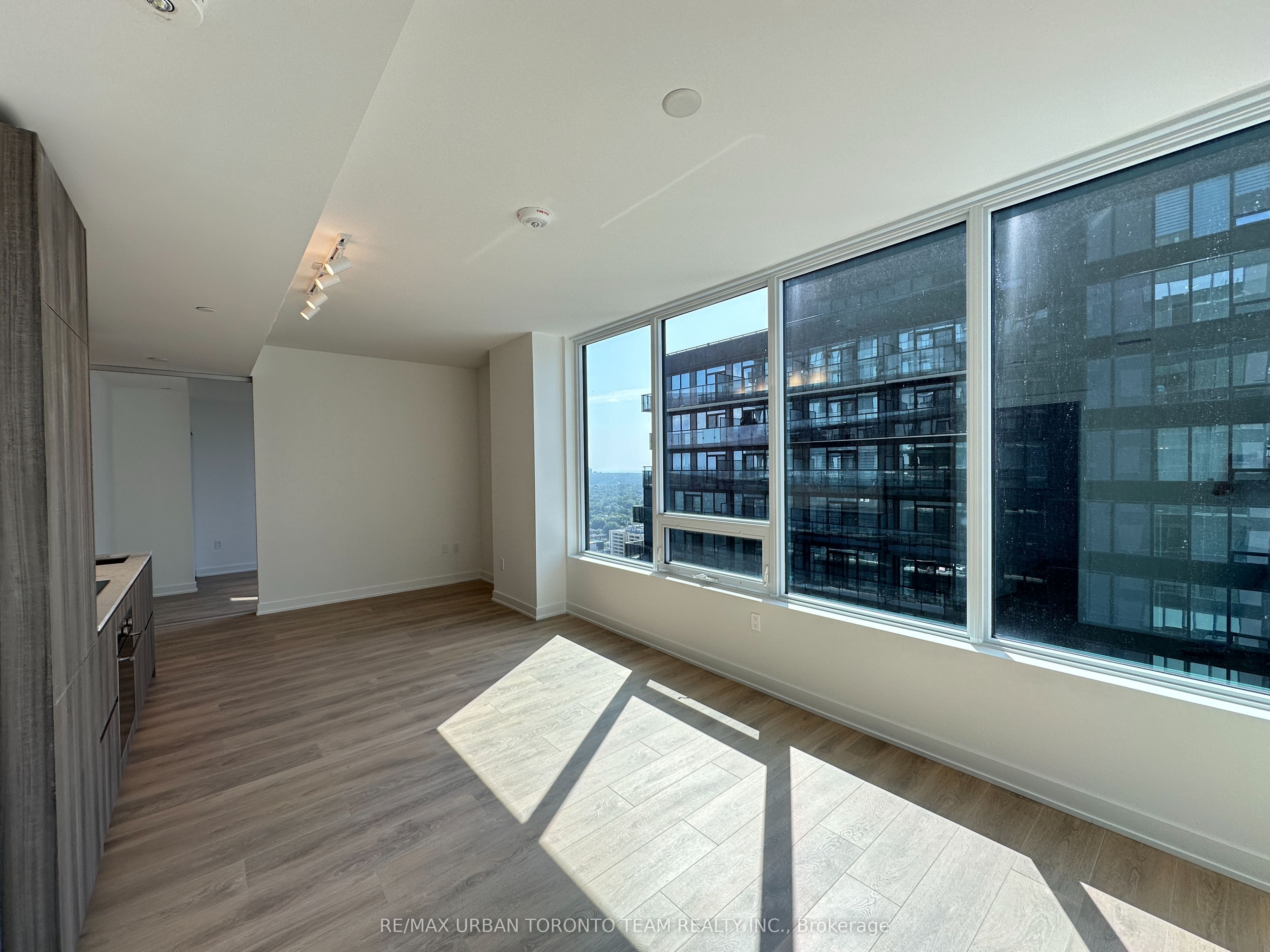 117 Broadway Avenue 3402, Toronto, ON M4P 1V3 photo 4