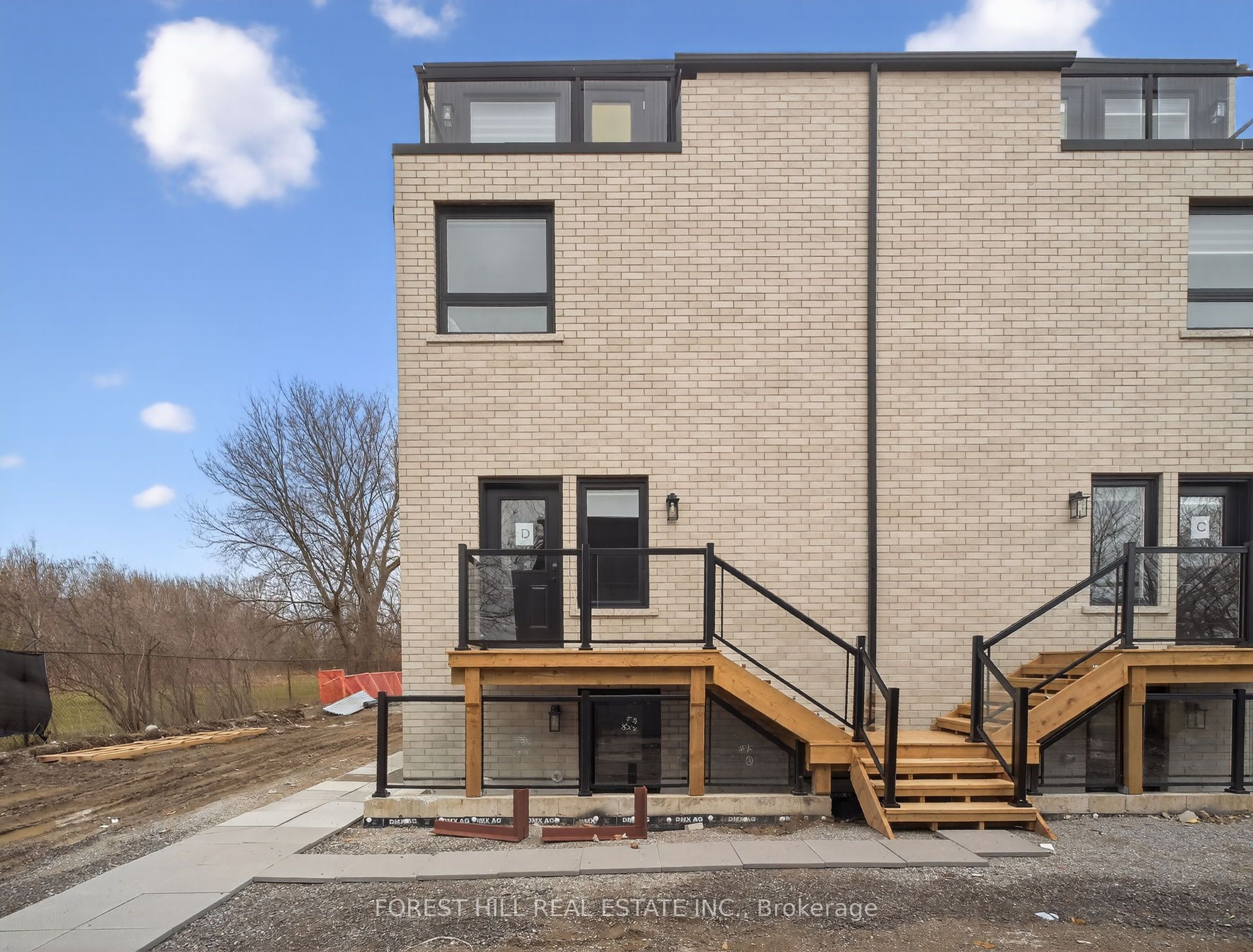 5 Hopperton Drive D, Toronto, ON M2L 2S5 photo 2
