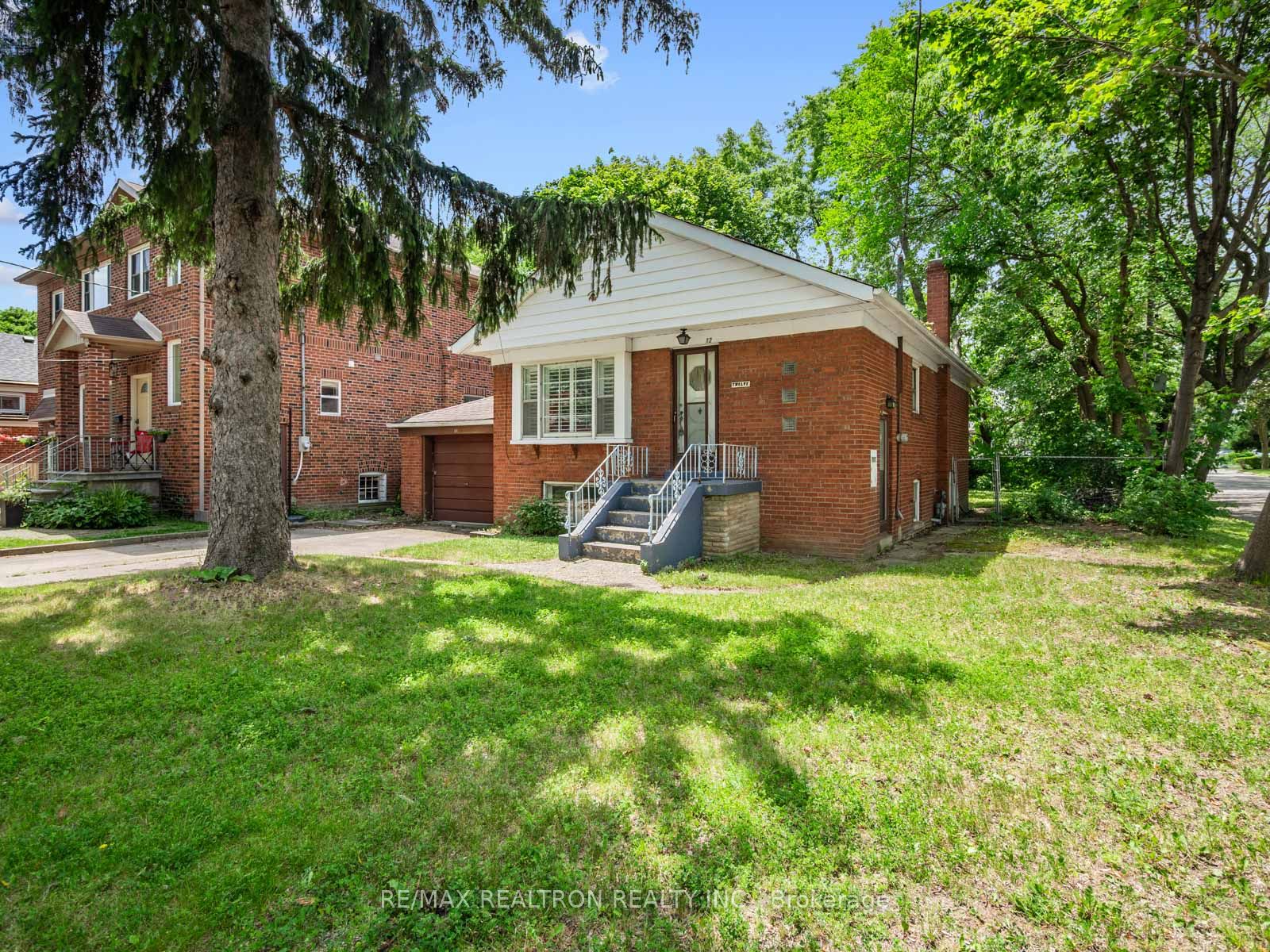 12 Graymar Avenue, Toronto, ON M3H 3B4 photo 4