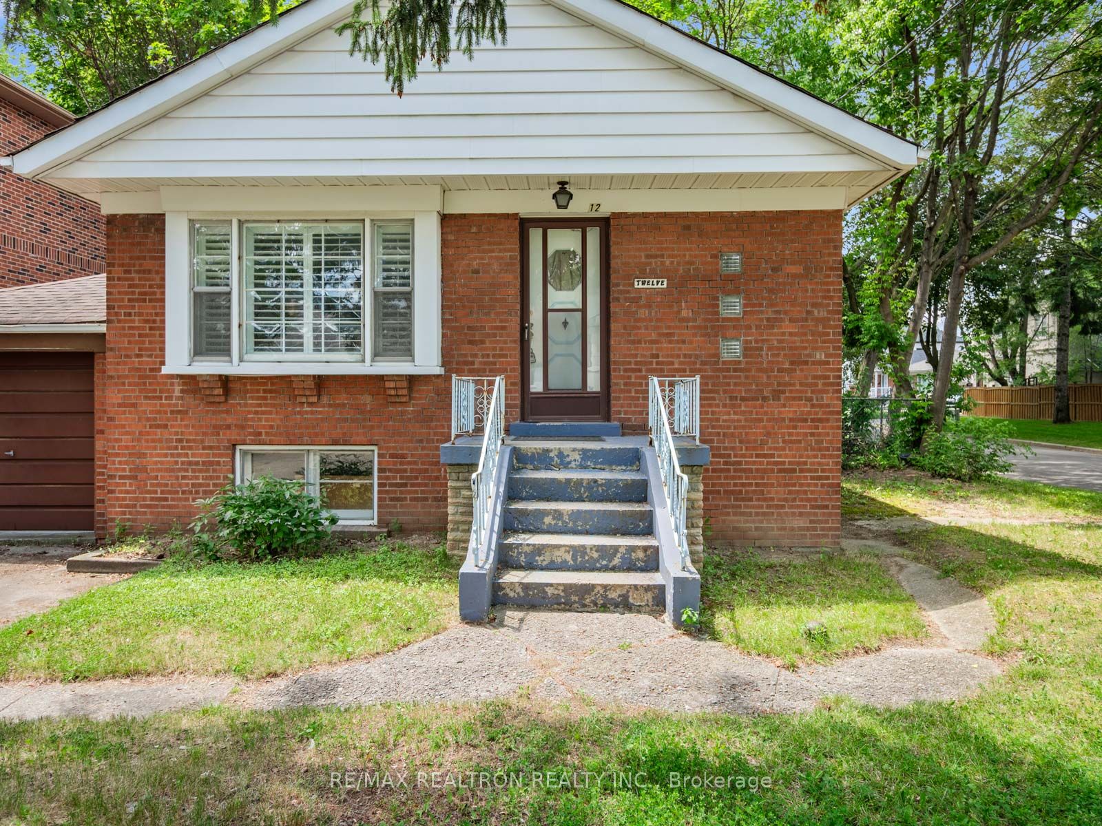 12 Graymar Avenue, Toronto, ON M3H 3B4 photo 5