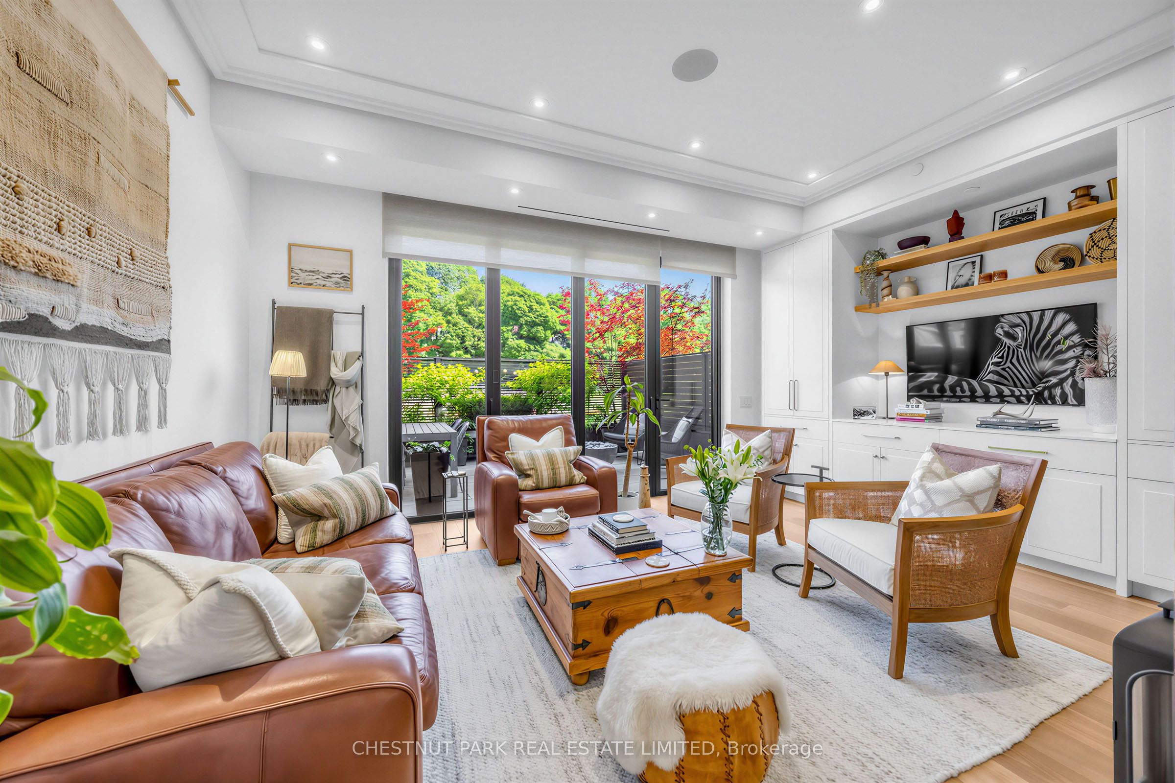 29 Oaklands Avenue, Toronto, ON M4V 0A9 photo 3