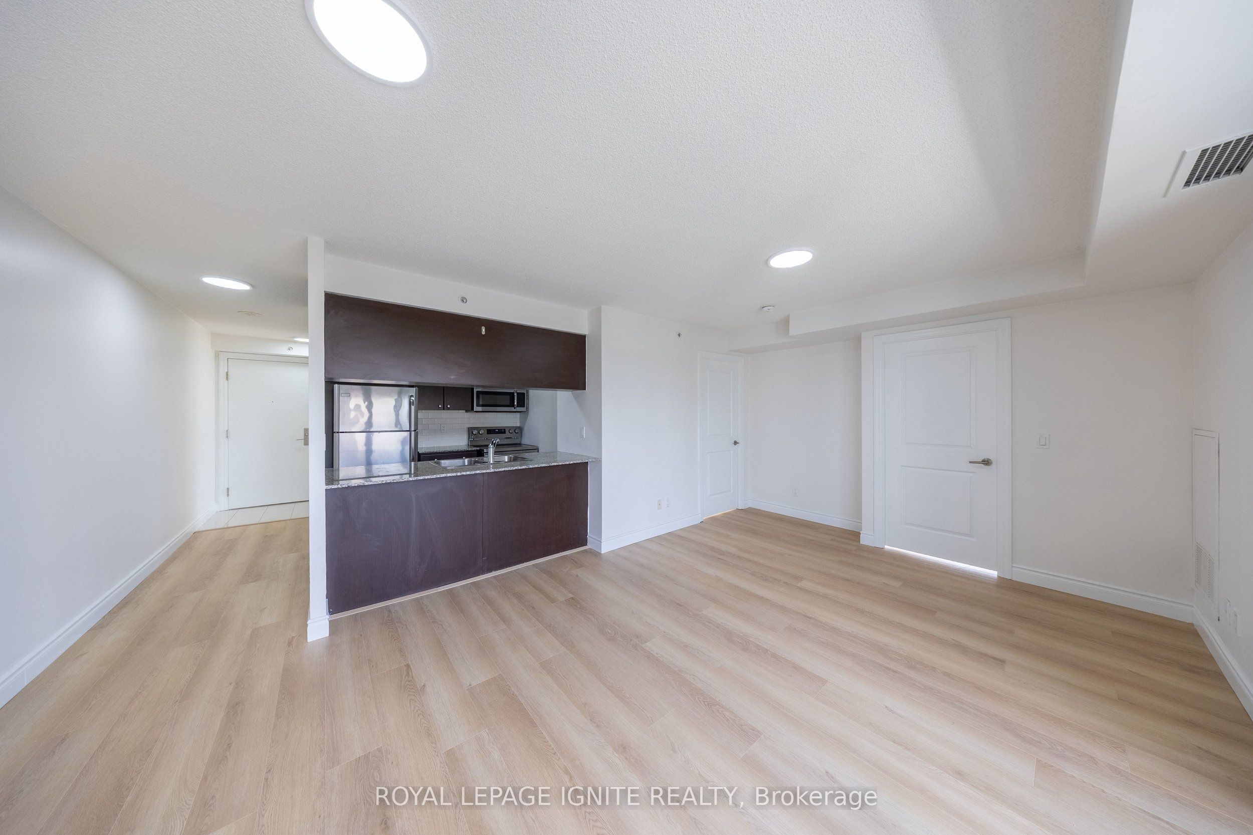 275 Yorkland Road 610, Toronto, ON M2J 0A7 photo 3