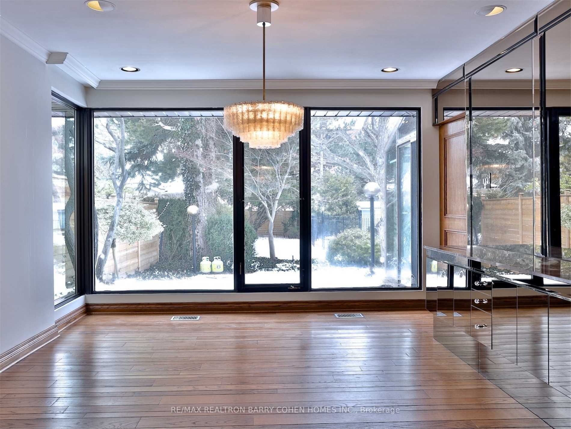 160 Owen Boulevard, Toronto, ON M2P 1G7 photo 5