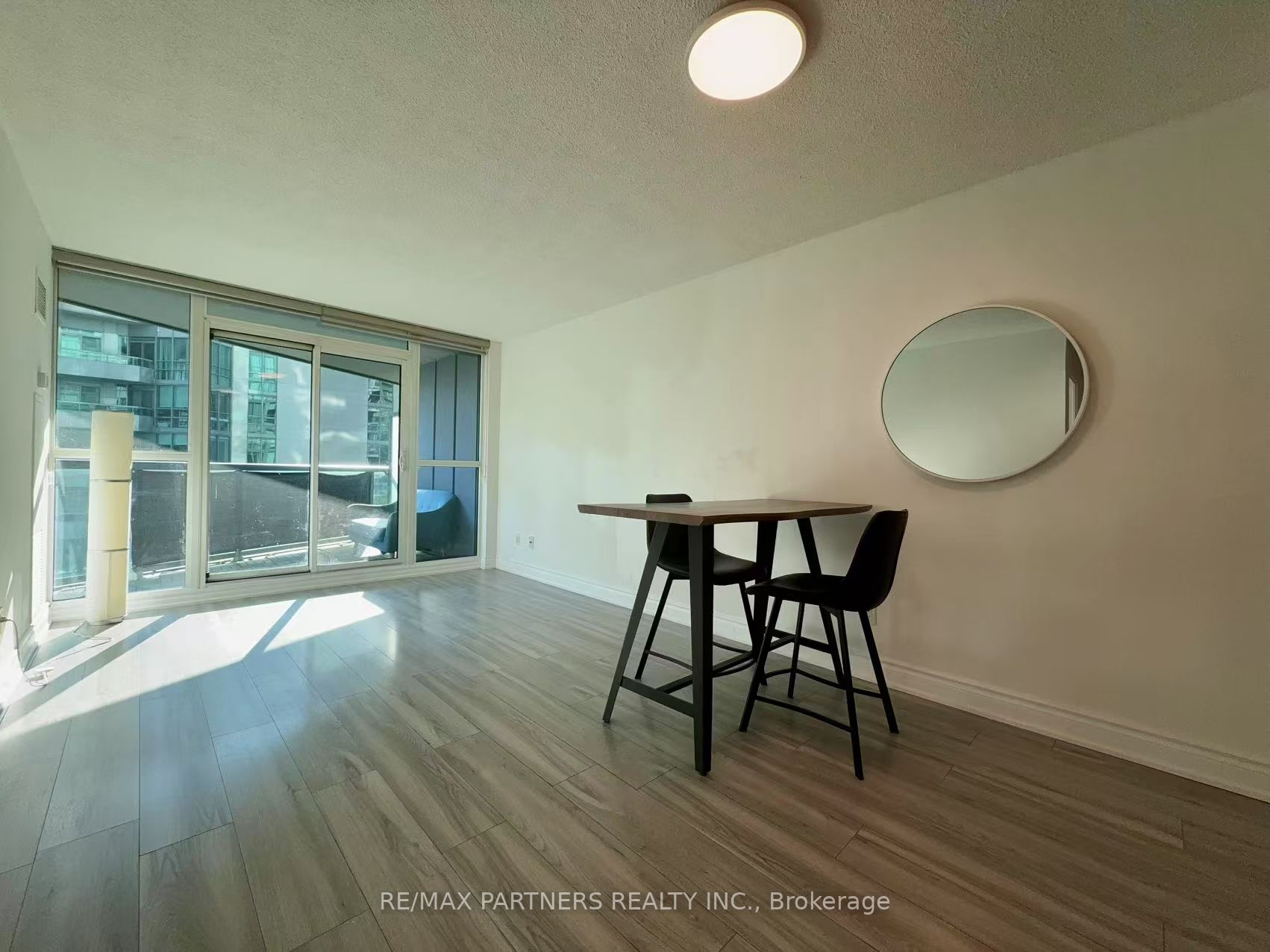 19 Grand Trunk Crescent 1715, Toronto, ON M5J 3A3 photo 5