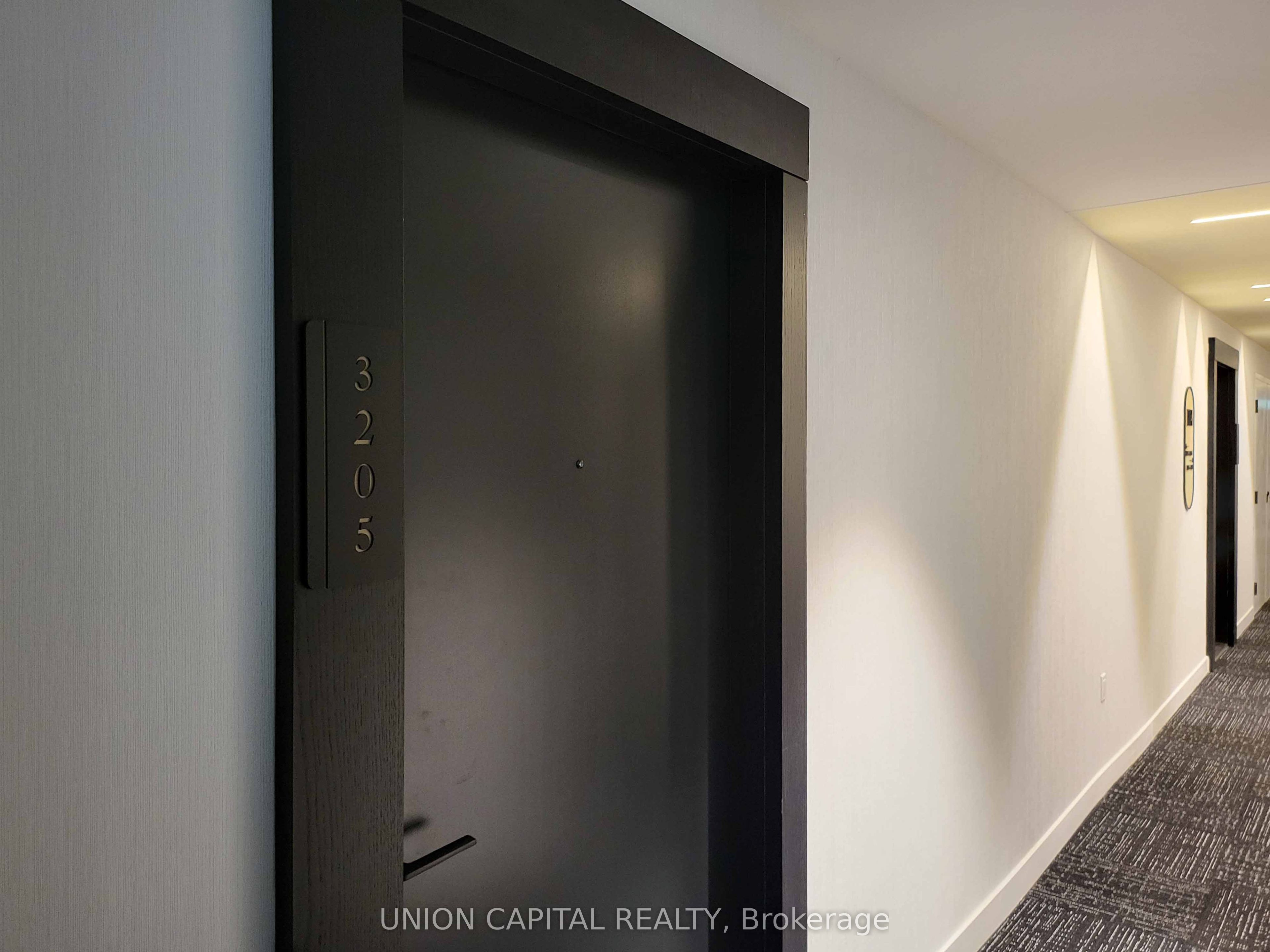117 Broadway Avenue 3205, Toronto, ON M4P 1V3 photo 2