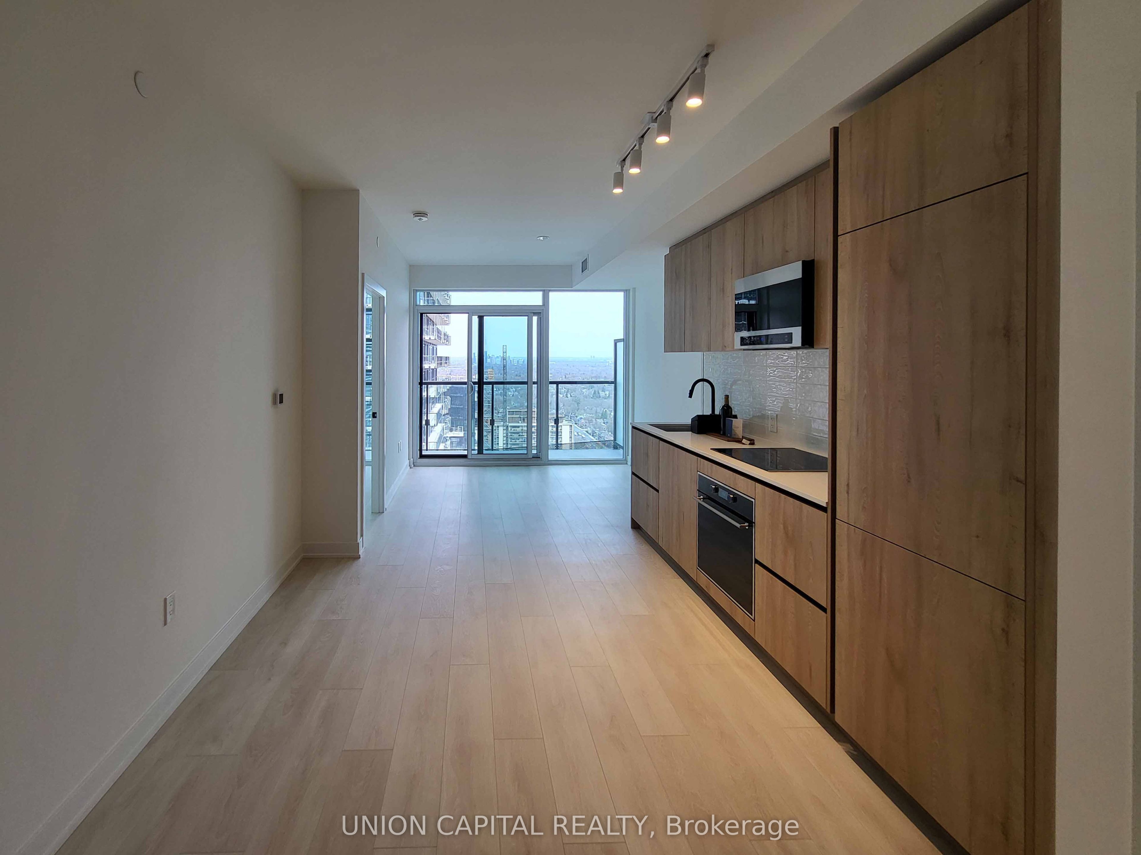 117 Broadway Avenue 3205, Toronto, ON M4P 1V3 photo 3
