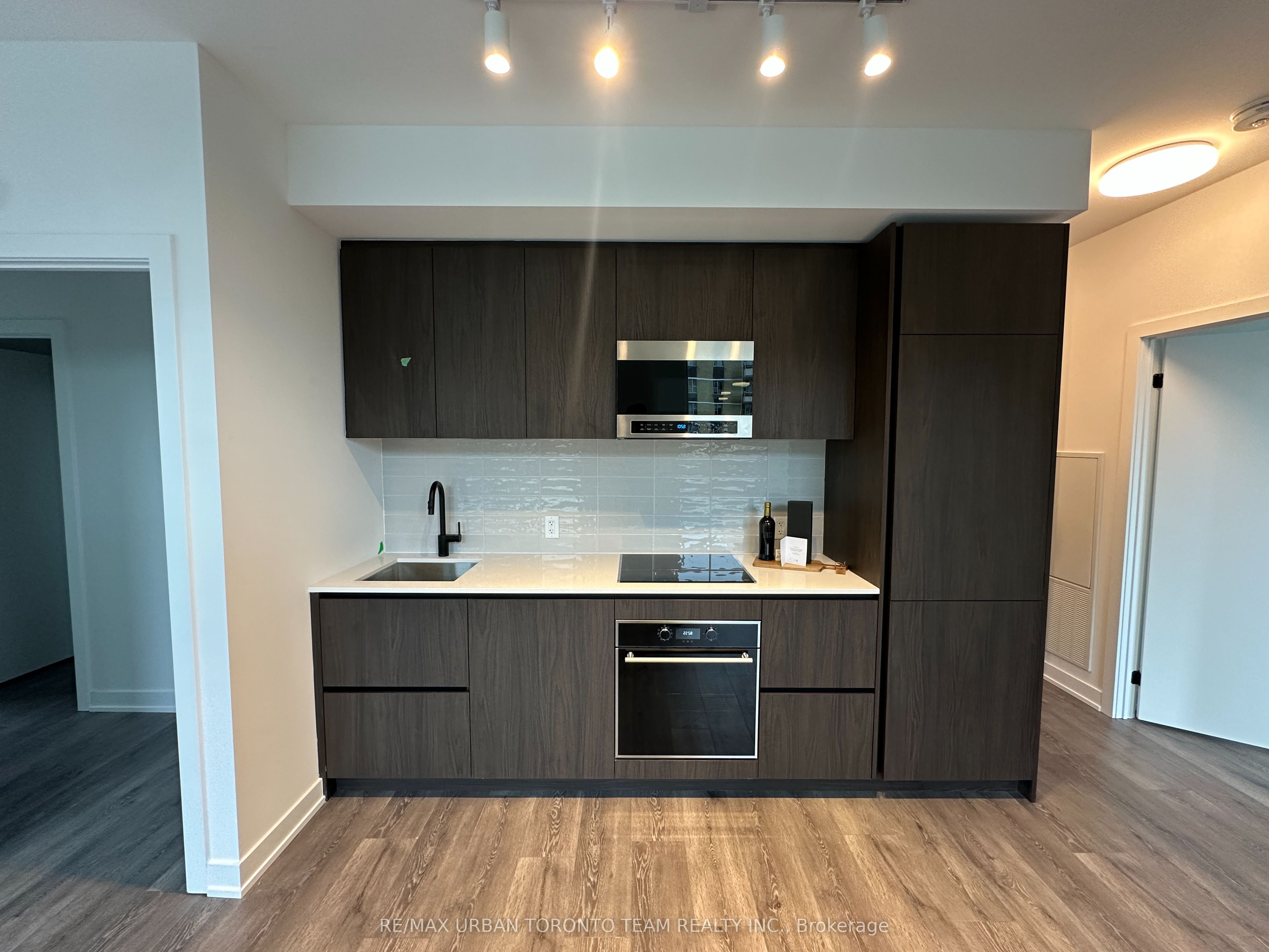 127 Broadway Avenue 901, Toronto, ON M4P 1V3 photo 3