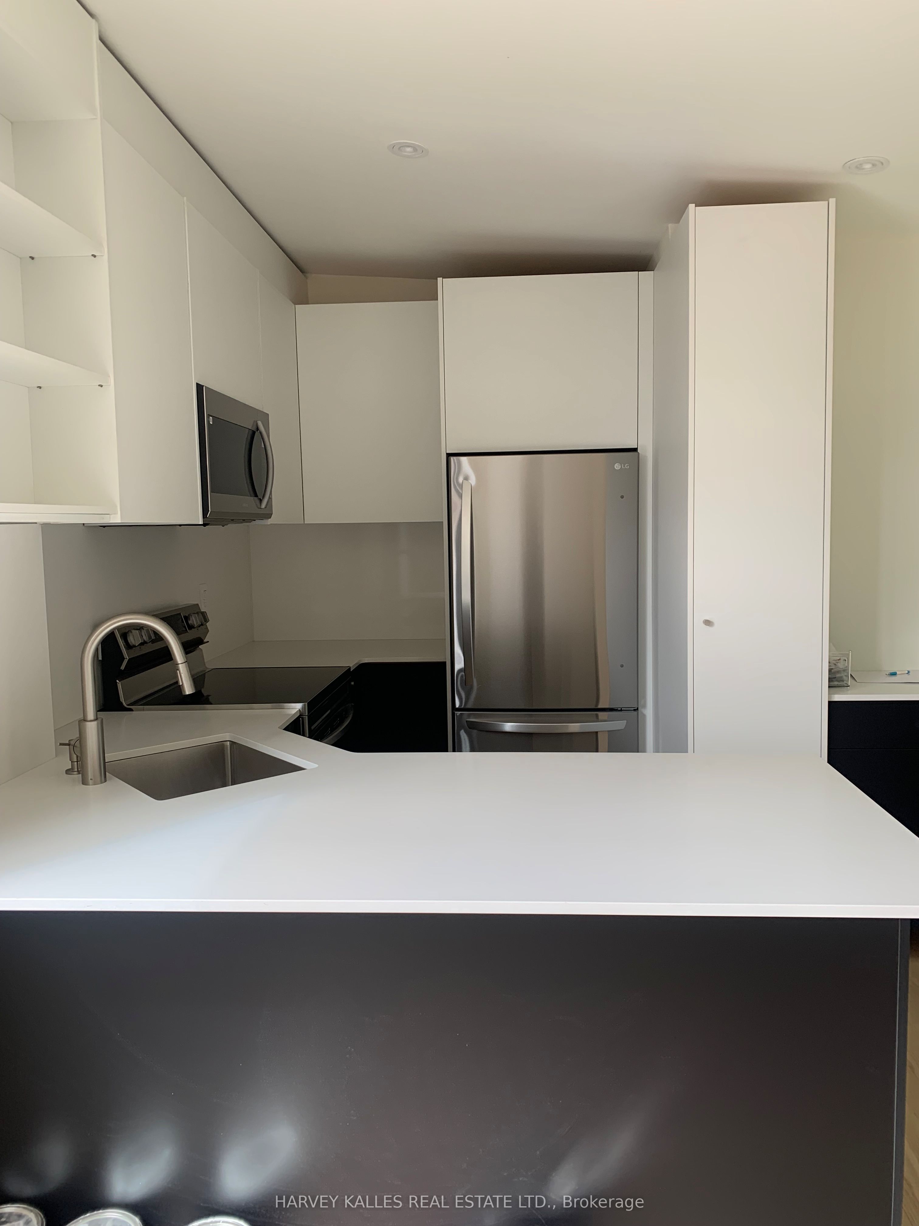 58 Kenwood Avenue 1, Toronto, ON M6C 2S2 photo 5