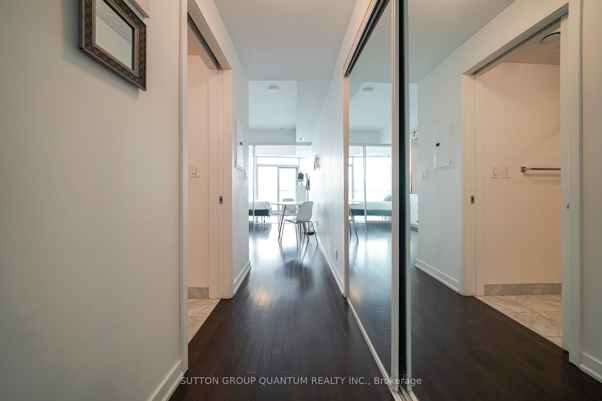 12 York Street 5308, Toronto, ON M5J 0A9 photo 2