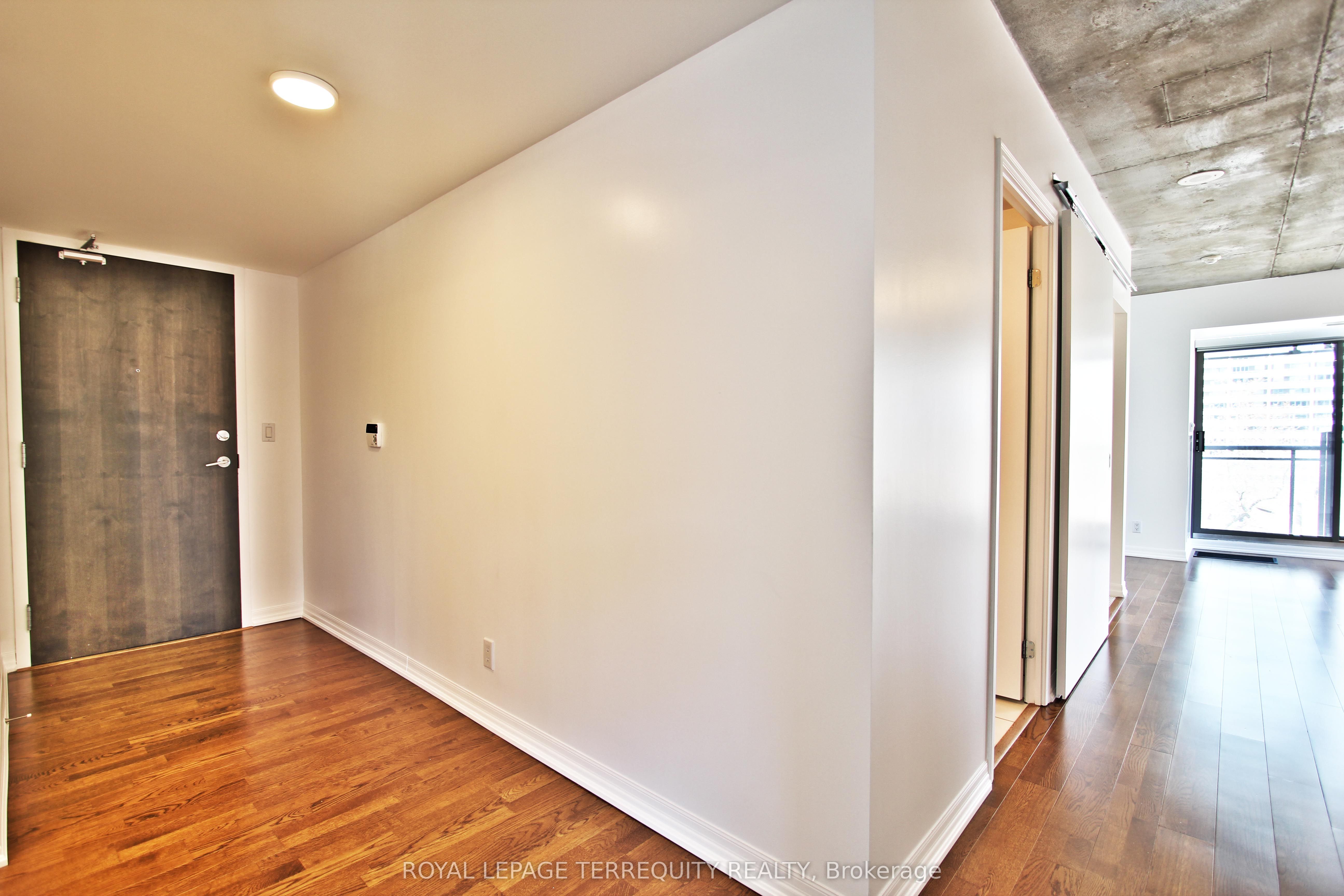 22 Wellesley Street E 708, Toronto, ON M4Y 1G3 photo 2