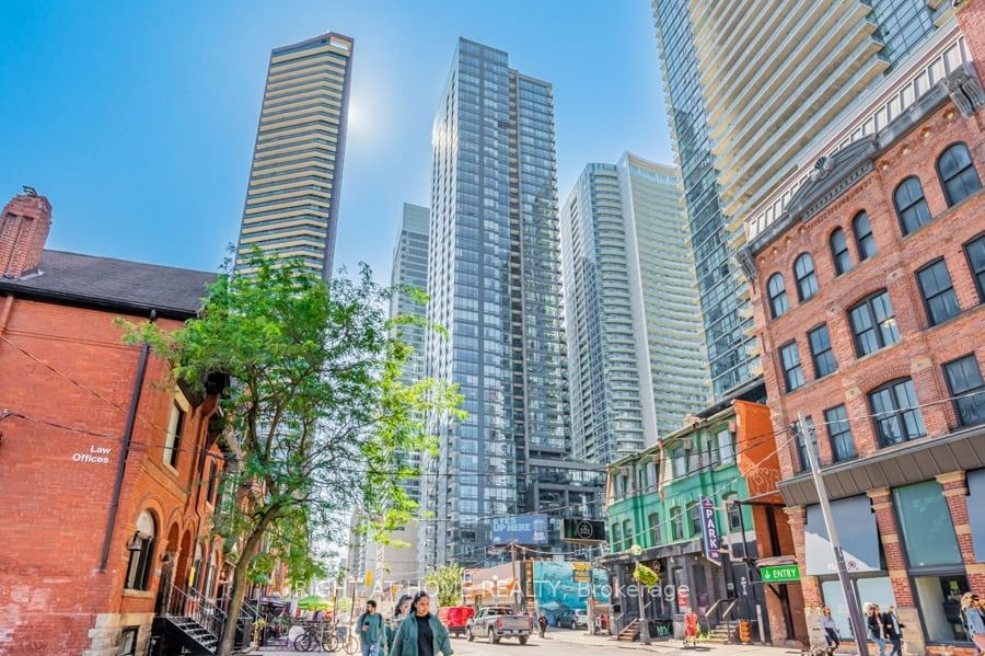 295 Adelaide Street W 1210, Toronto, ON M5V 0L4