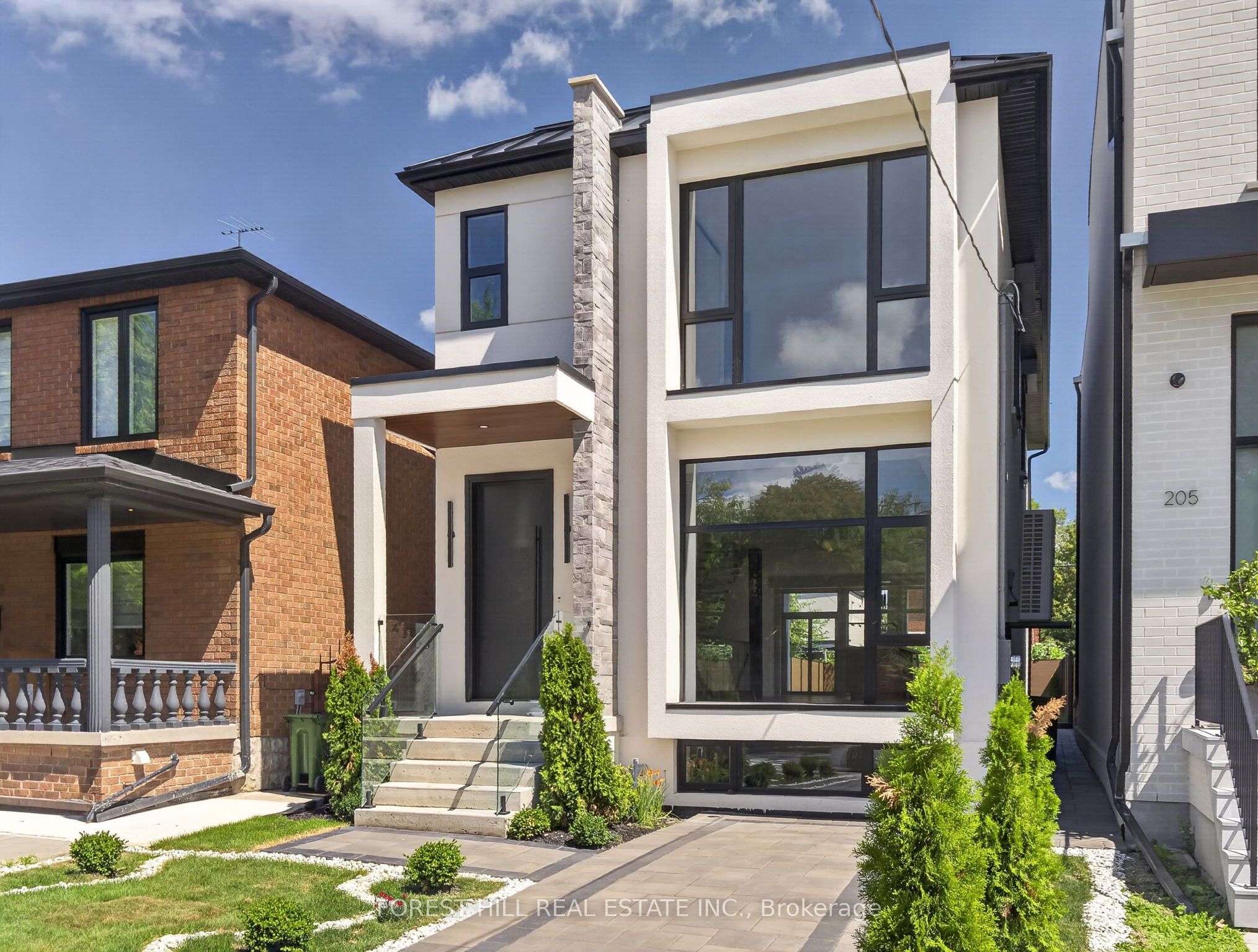 207 Robina Avenue, Toronto, ON M6C 3Y9