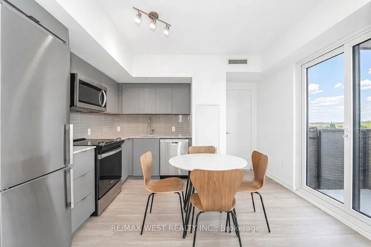 500 Wilson Avenue 721, Toronto, ON M3H 5Y9 photo 3