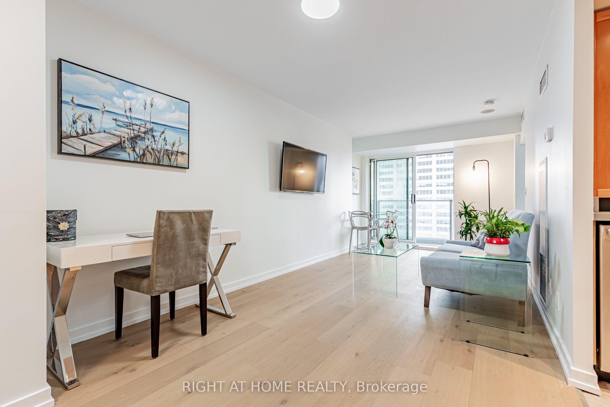8 Park Road 3116, Toronto, ON M4W 3S5 photo 3