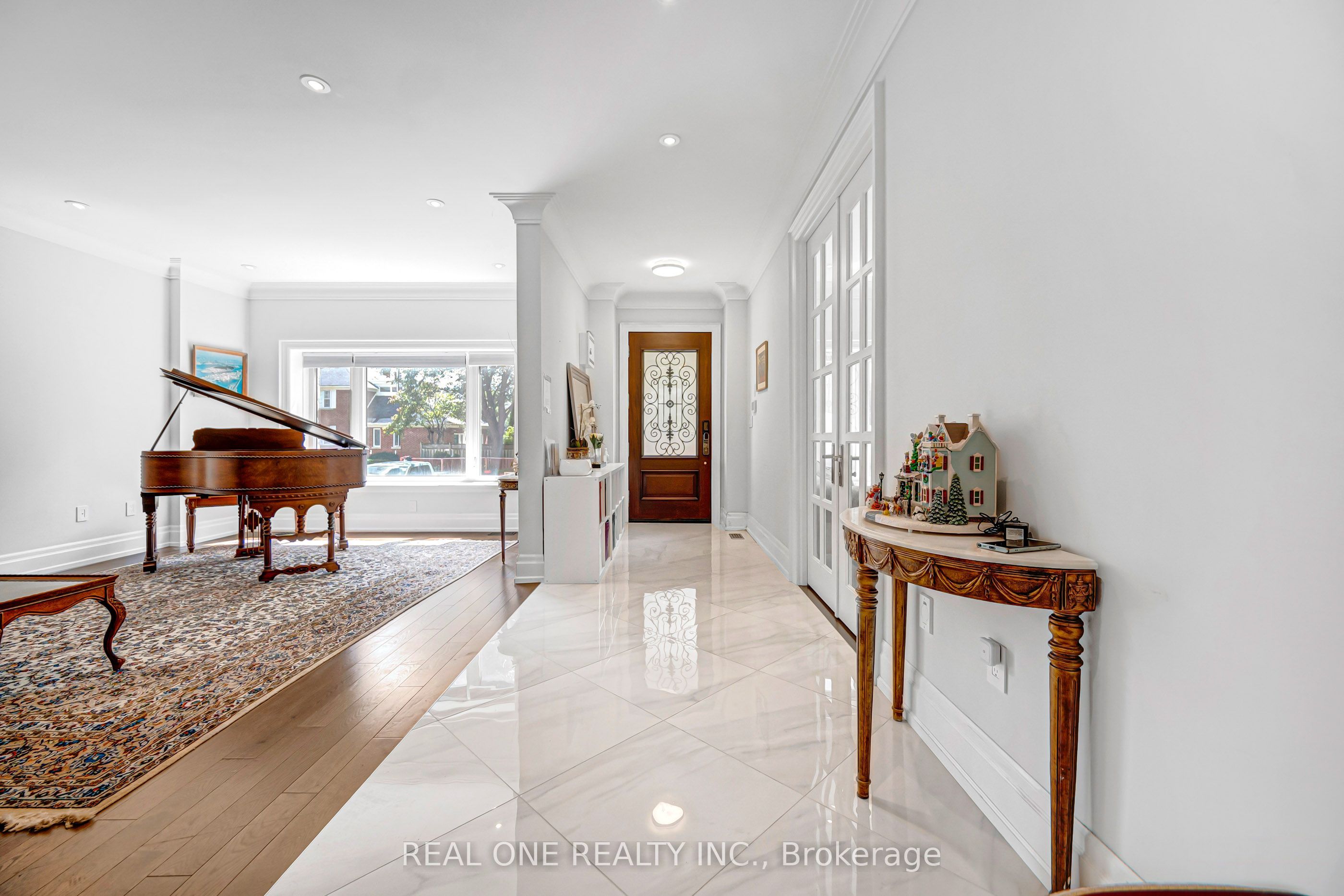 100 Ridelle Avenue, Toronto, ON M6B 1J6 photo 3
