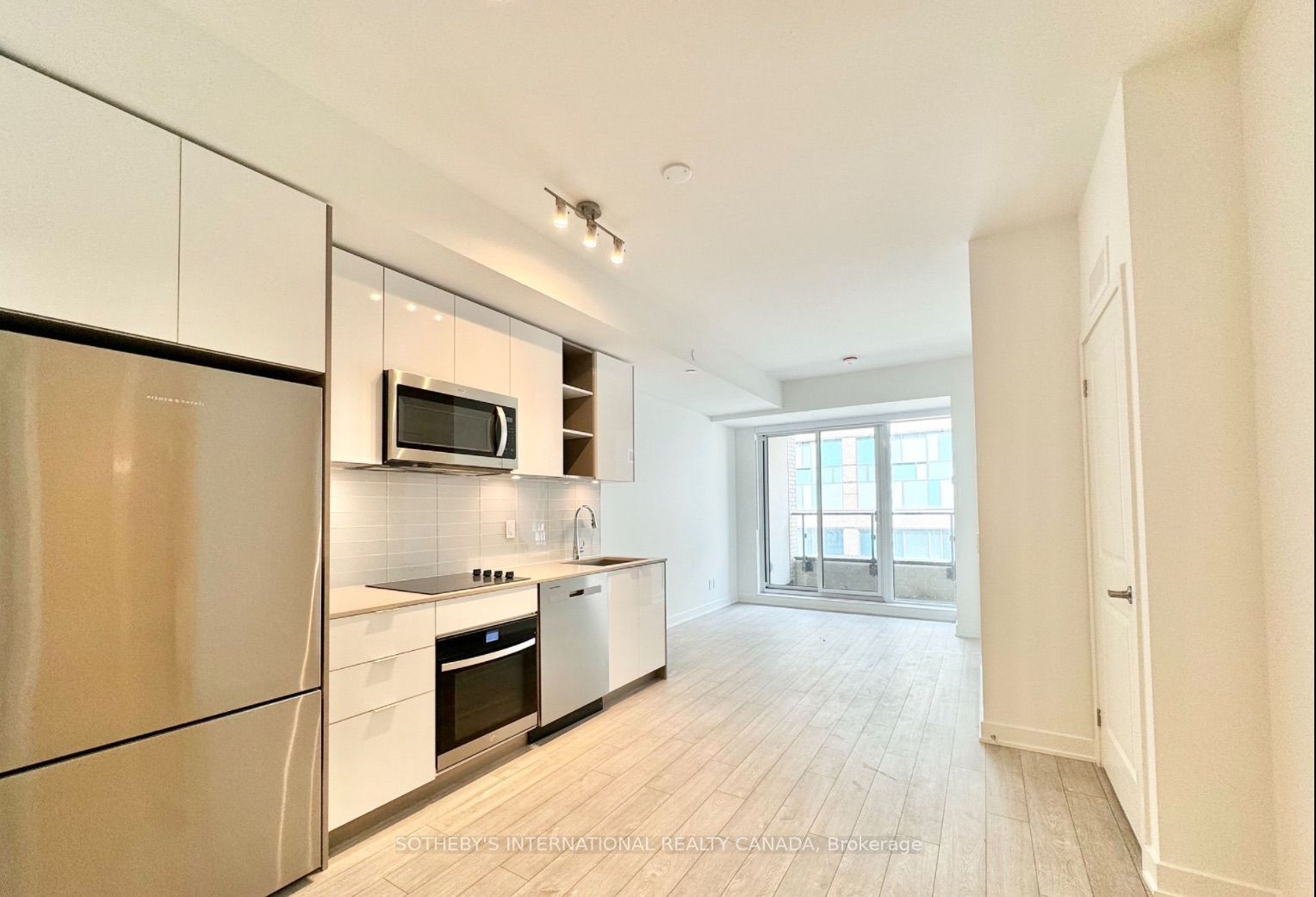 543 Richmond Street W 401, Toronto, ON M5V 0W9