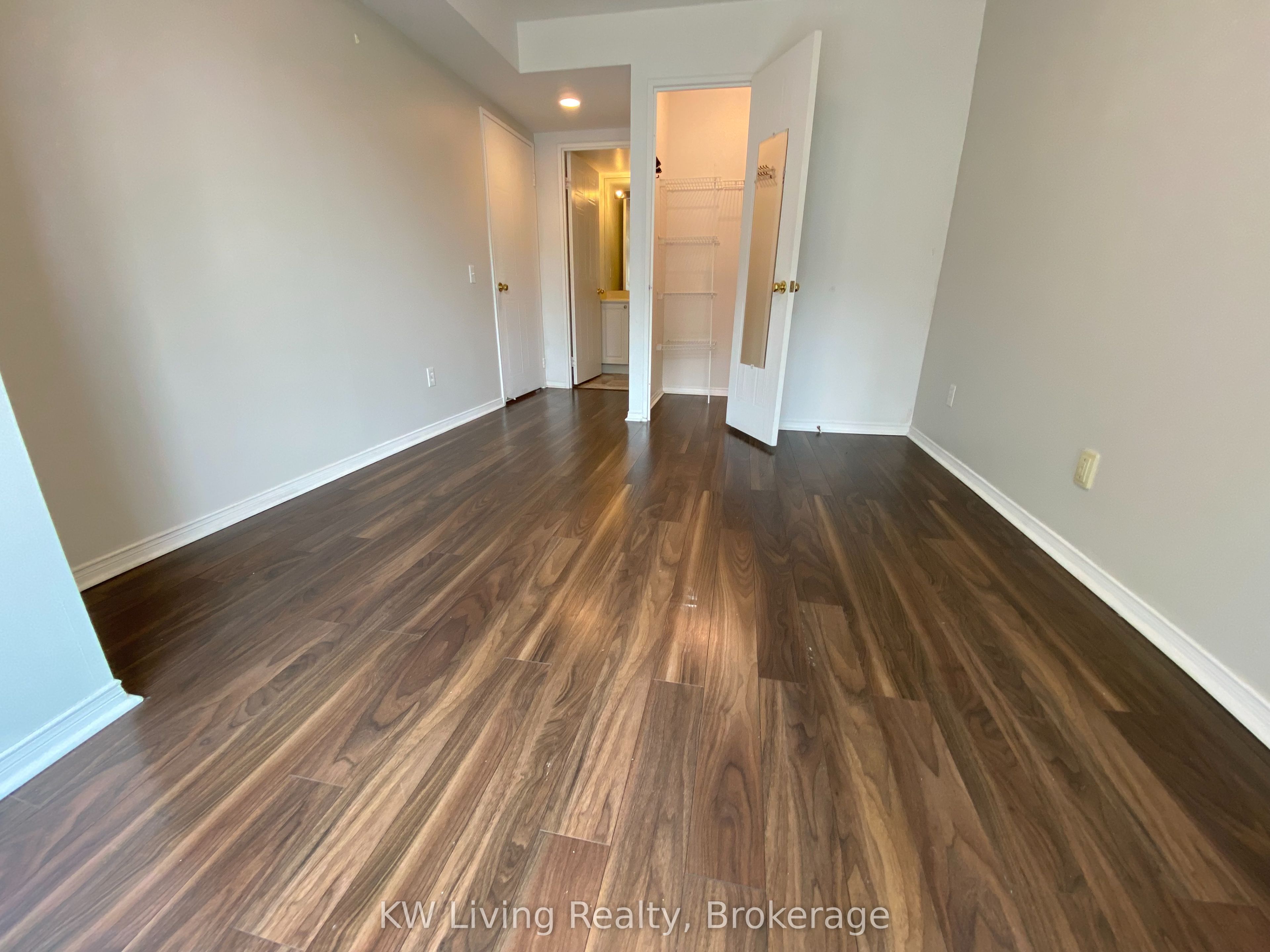 750 Bay Street 705, Toronto, ON M5G 1N6 photo 4