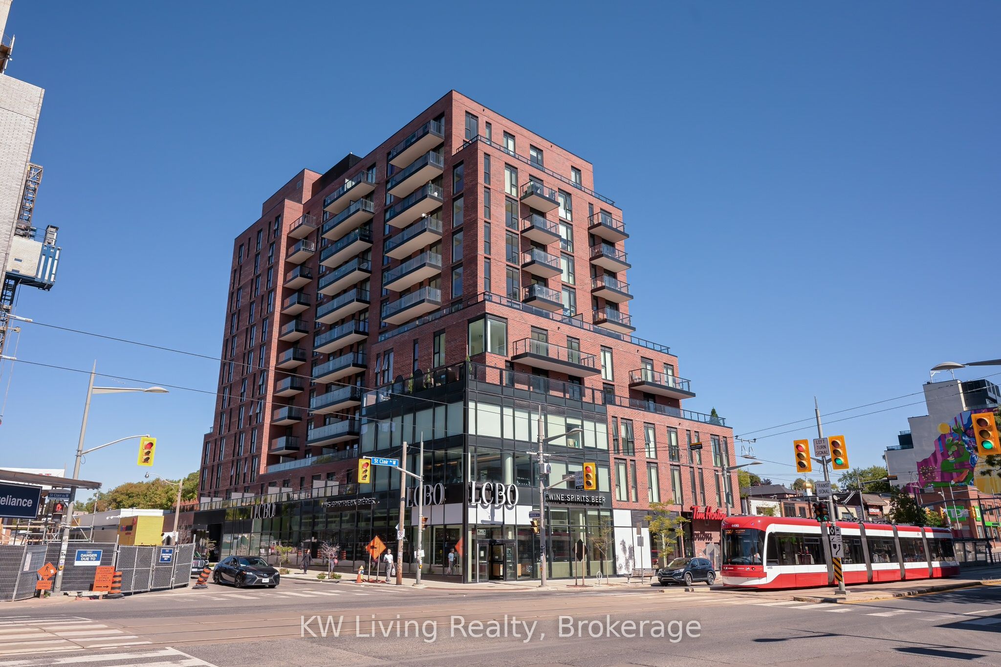 185 Alberta Avenue 303, Toronto, ON M6C 0A5