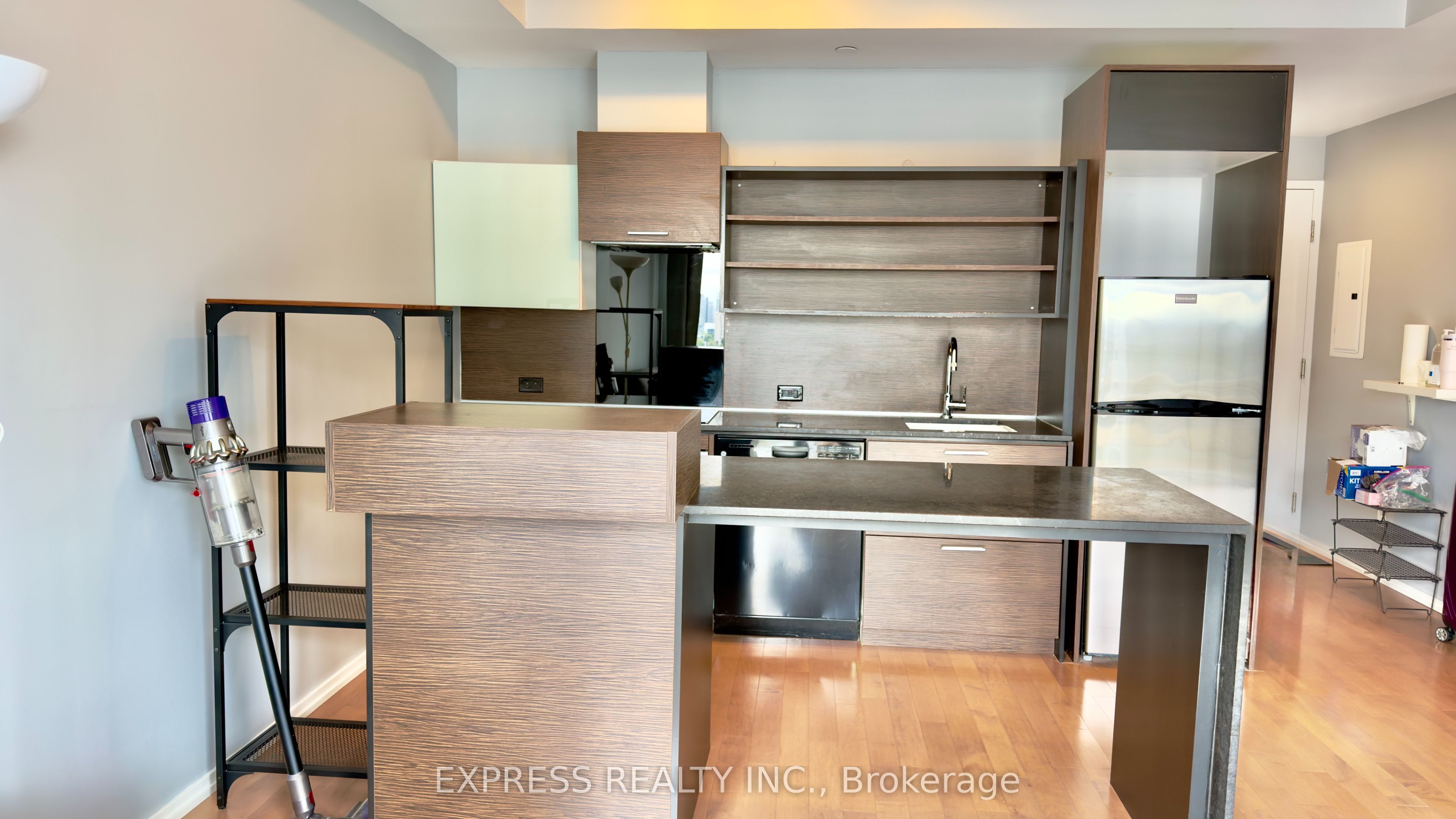 75 St. Nicholas Street 2006, Toronto, ON M4Y 0A5 photo 3