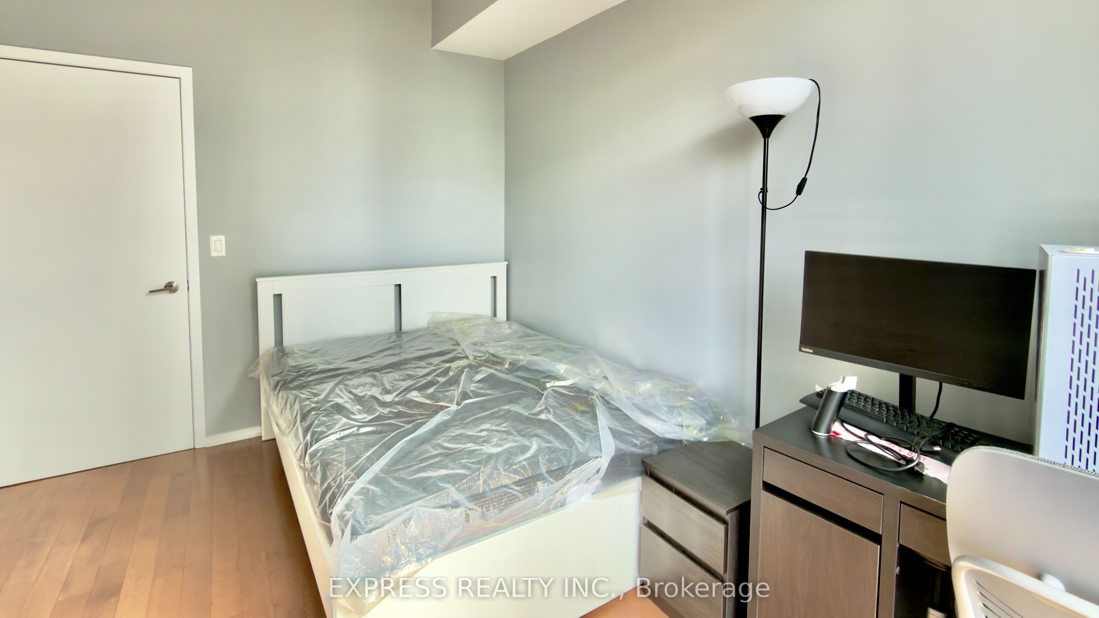 75 St. Nicholas Street 2006, Toronto, ON M4Y 0A5 photo 5