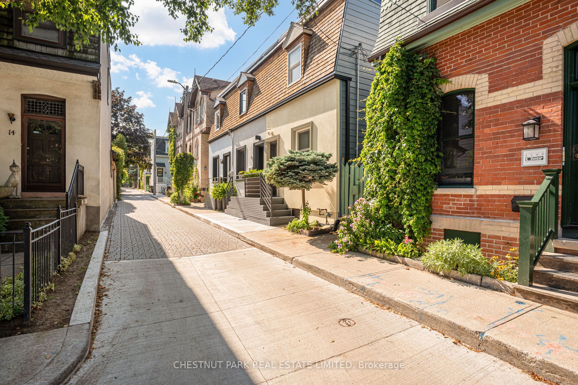 10 Sackville Place, Toronto, ON M4X 1A4 photo 2